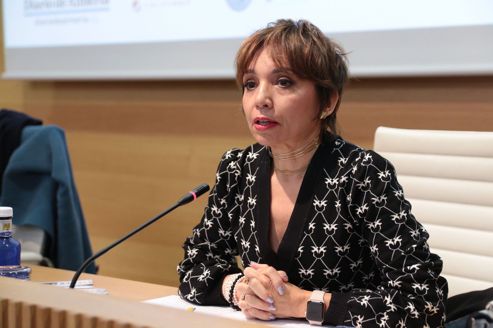 El Diario de los Libros, con Cristina Campos y su novela 'Historias de mujeres casadas'