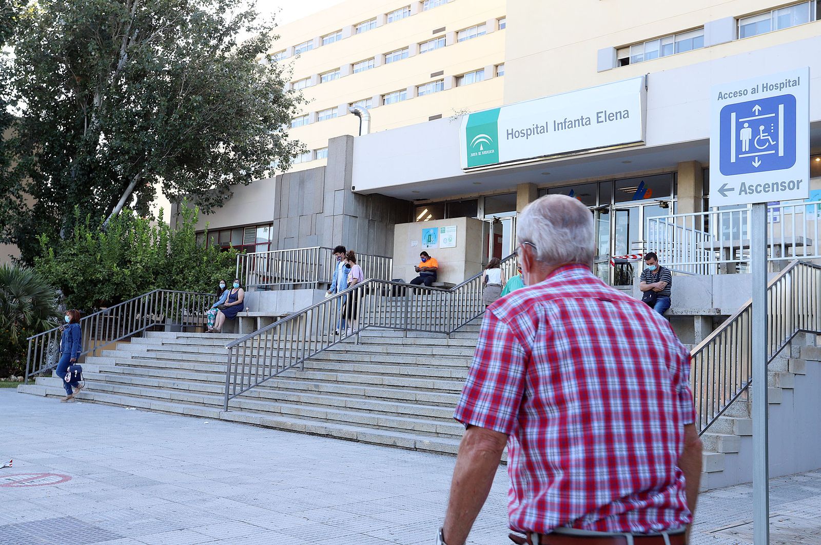 Fachada del Hospital Infanta Elena.