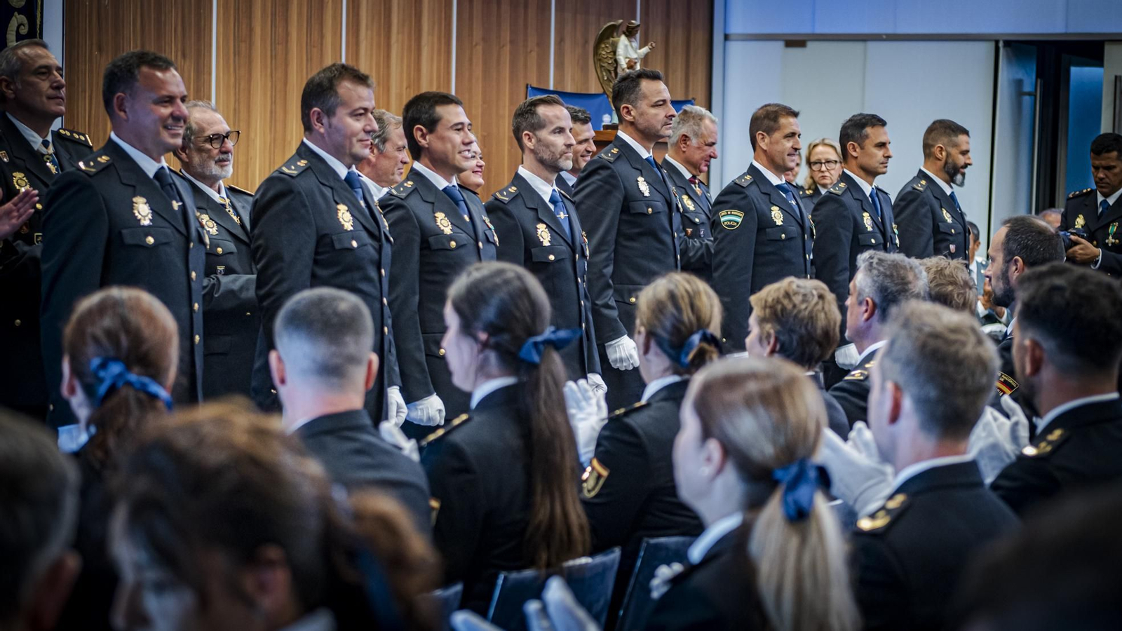 Las imágenes de la celebración del acto del Día de la Policía Nacional en Cádiz.