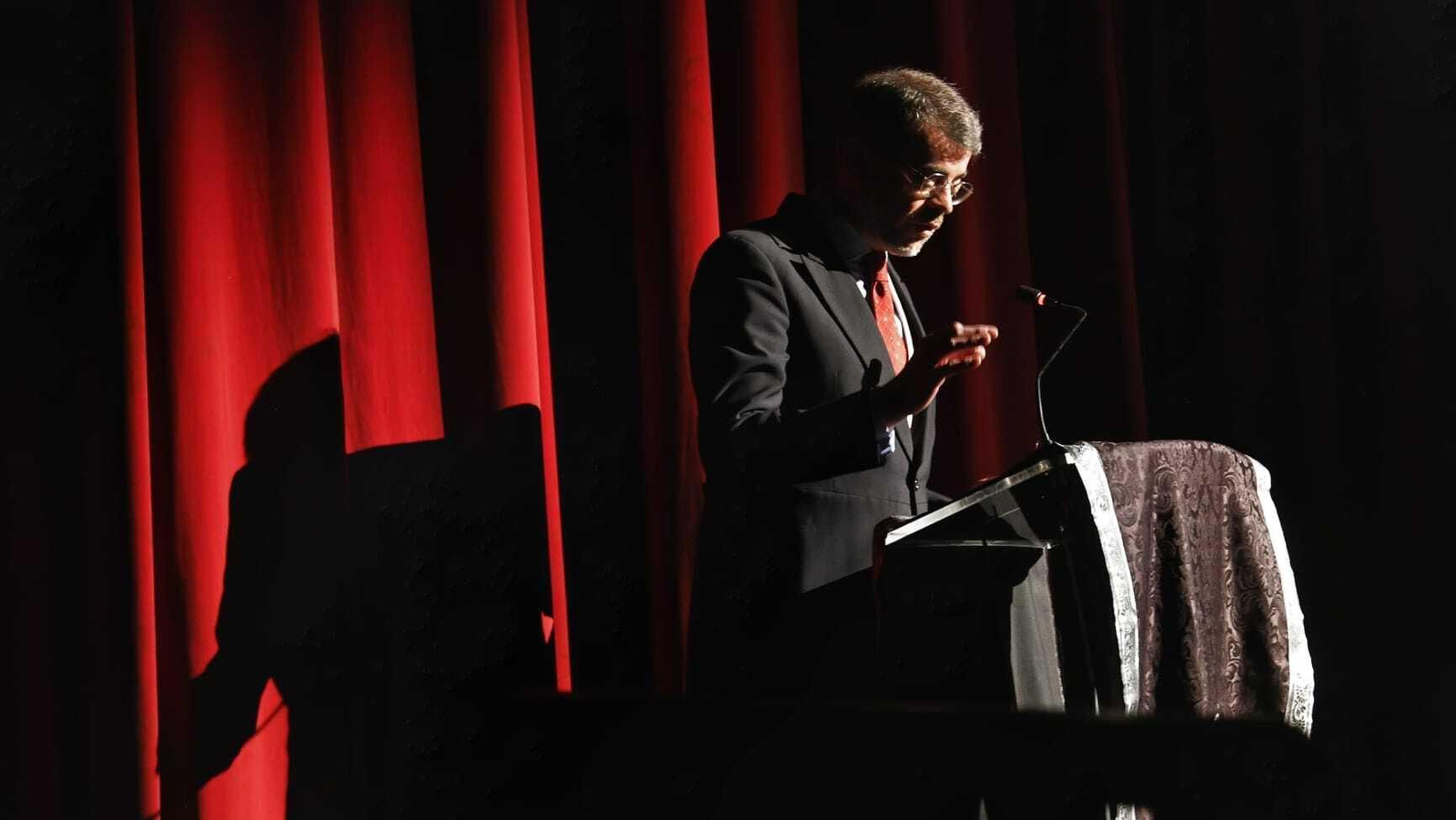 Todas las imágenes del Pregón de Fernando Díaz de la Semana Santa de Cádiz 2024