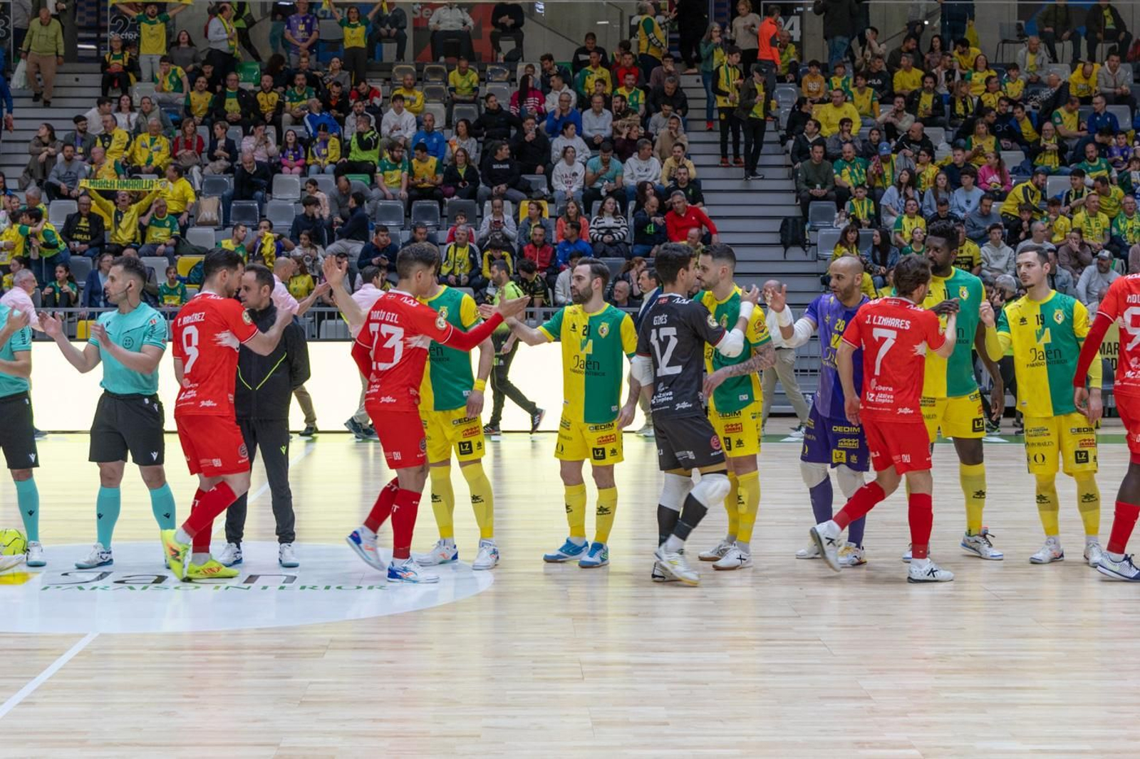 En imágenes: la afición y mejores jugadas del Jaén FS - Jimbee Cartagena