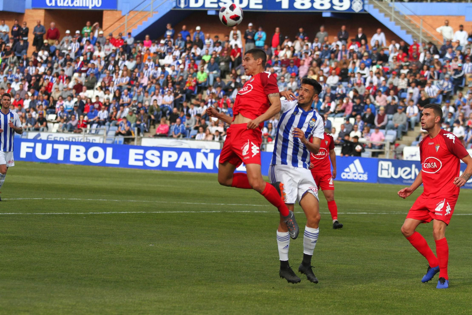 Imágenes del encuentro entre el Recreativo de Huelva y el San Fernando