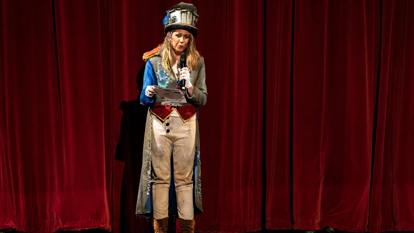 Búscate entre las mejores imágenes de la final del COAC 2025 del Carnaval de Cádiz