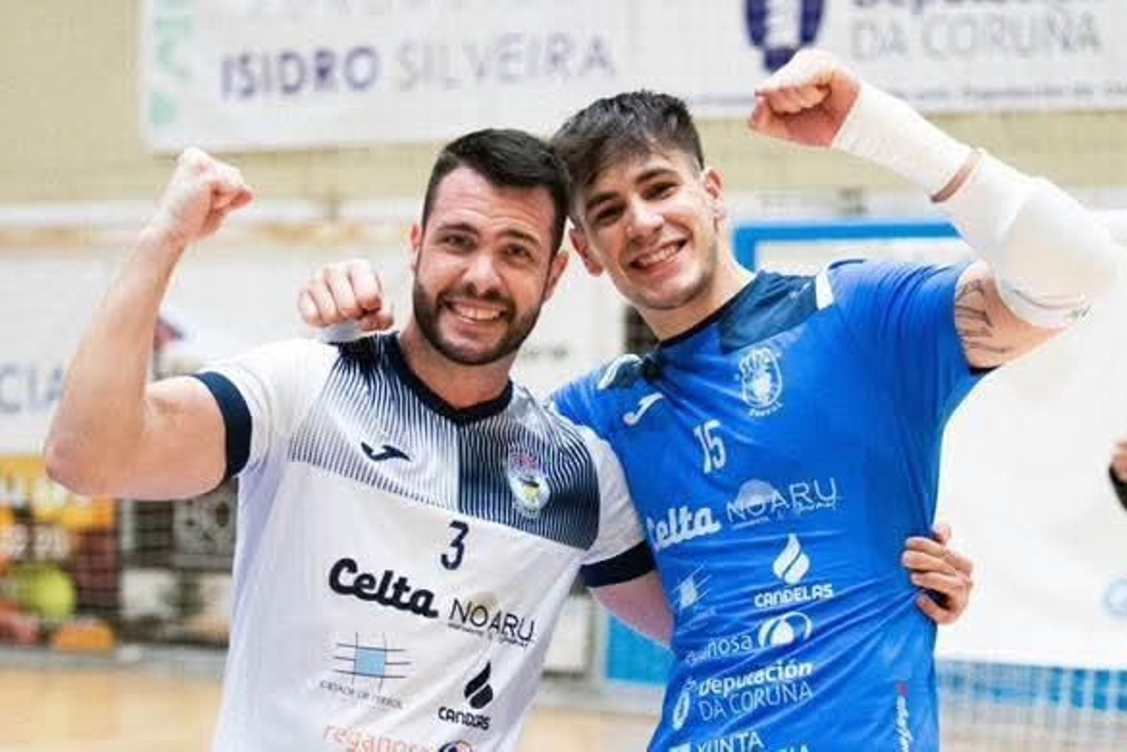 Víctor Montes y Manu Aguayo, en un choque de la temporada pasada.