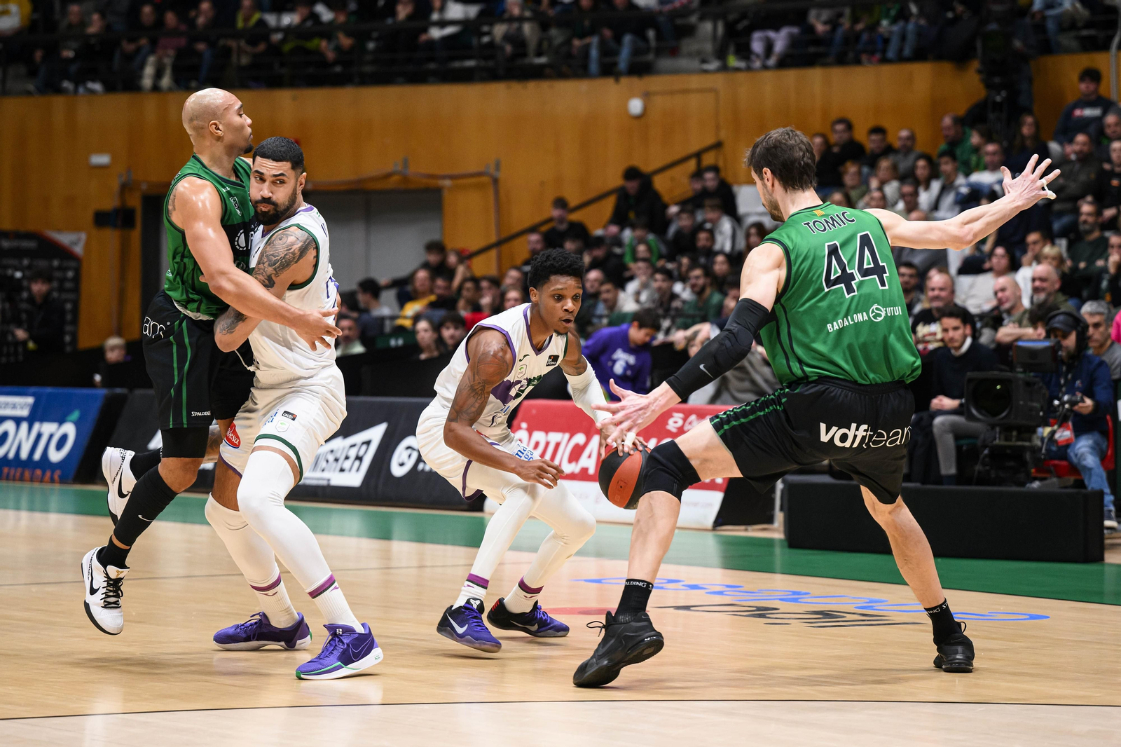 Un lance del partido.