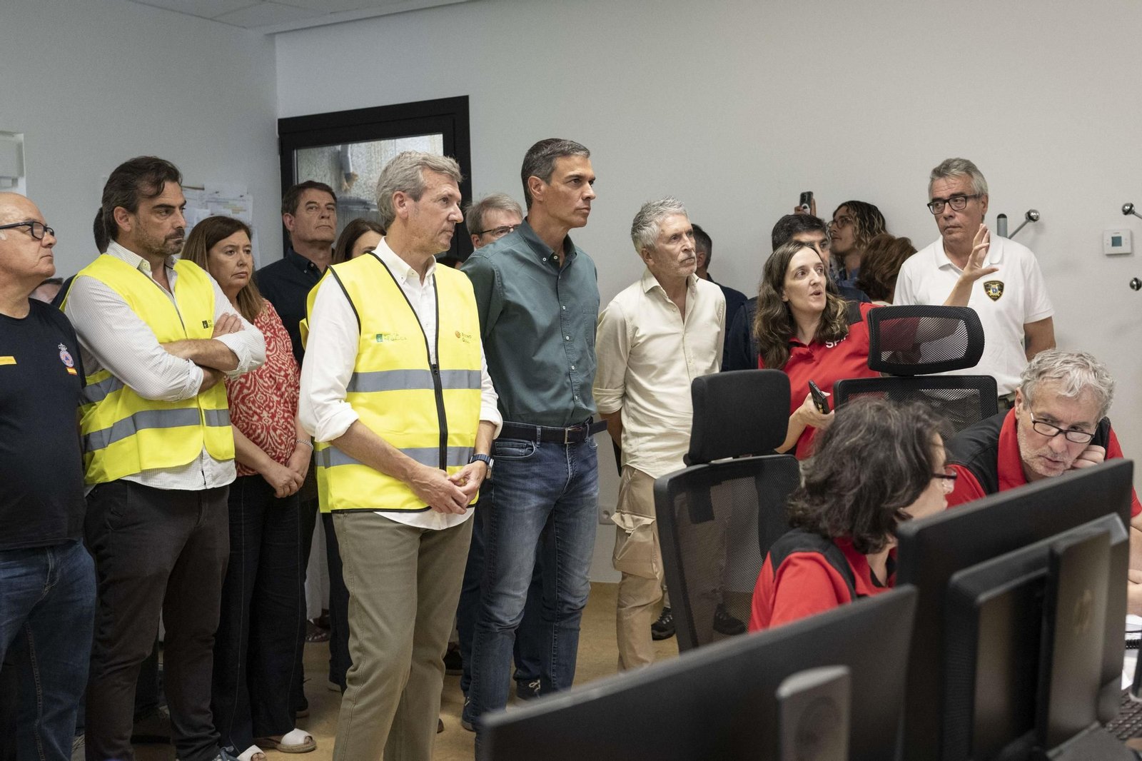 Pedro Sánchez visita las zonas afectadas por los incendios de Orense y León