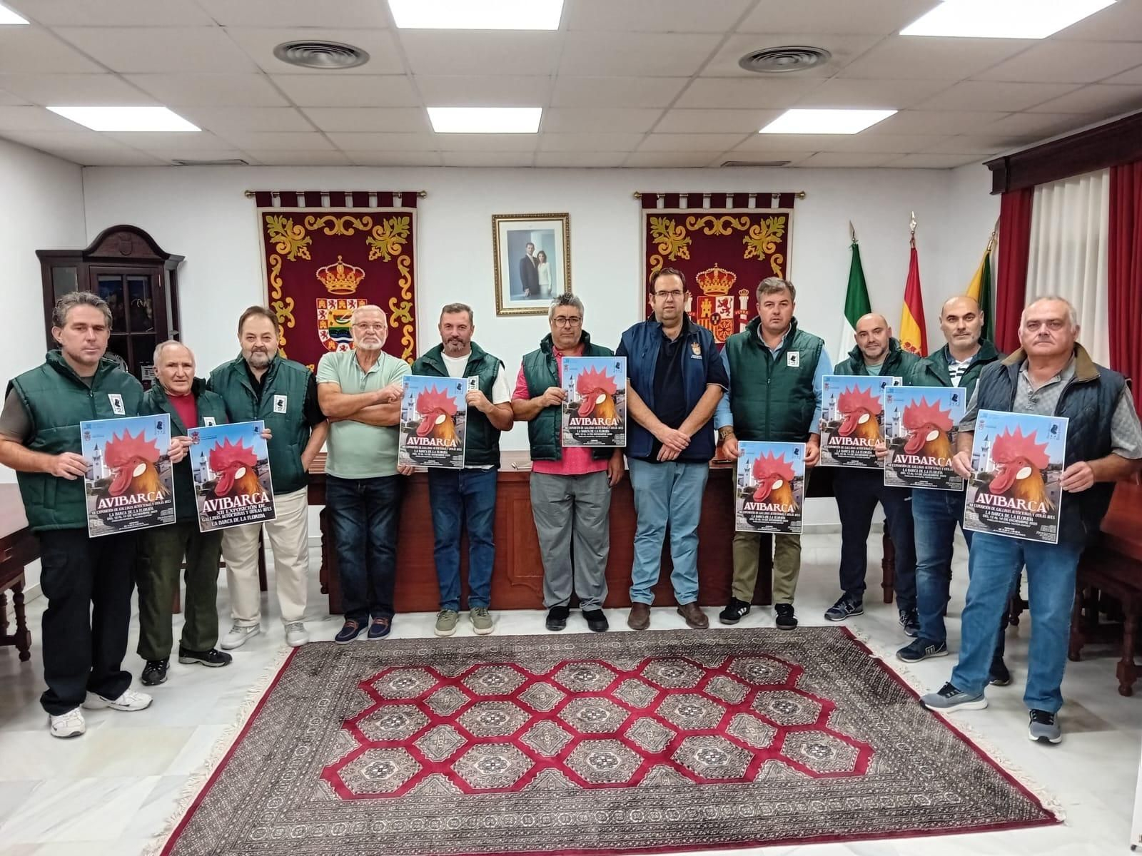 Presentación de la XII Exposición de Gallinas Autóctonas y Otras Aves, Avibarca 2025, en el Ayuntamiento de La Barca