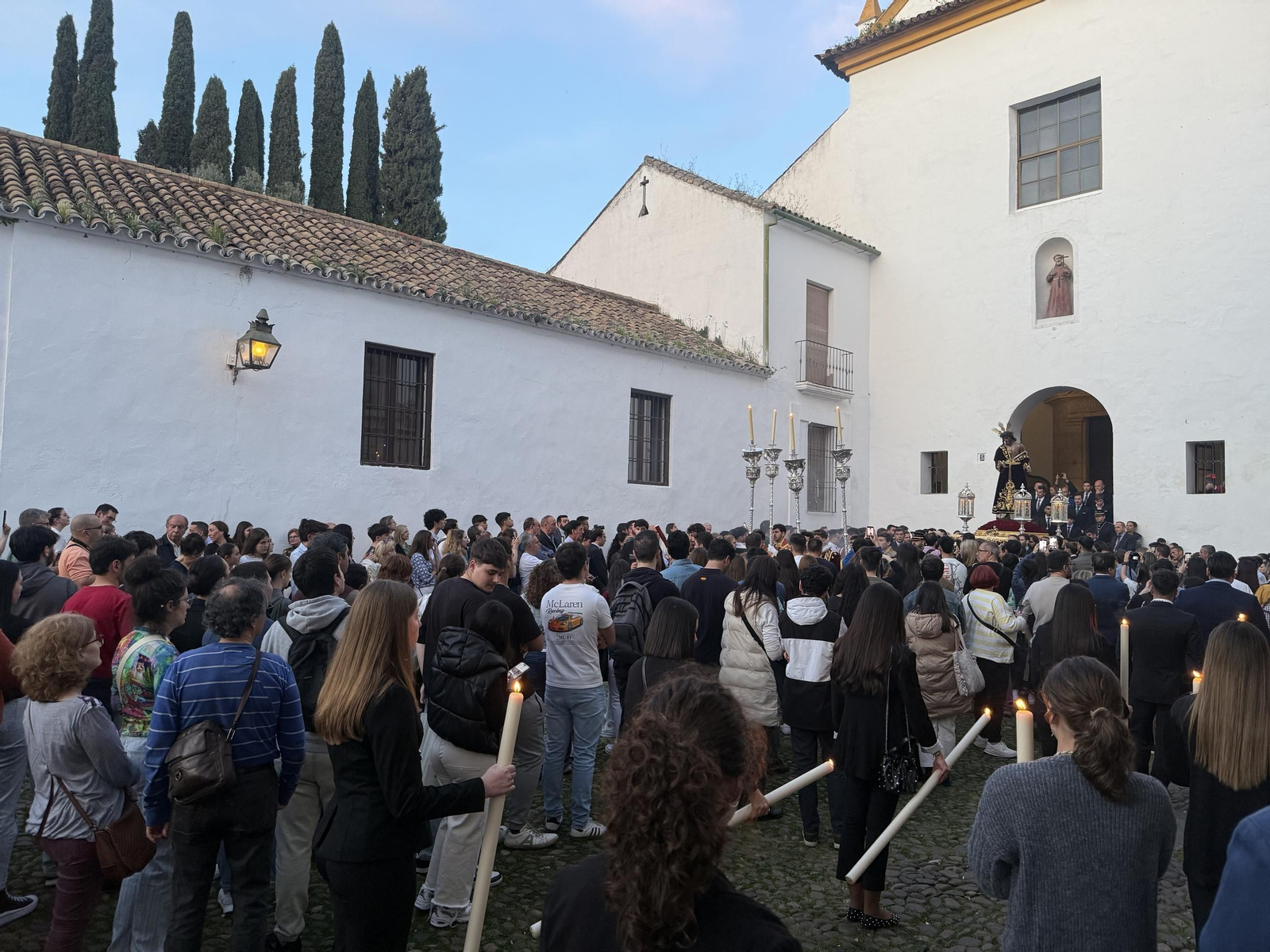 El vía crucis del Señor de la Humildad y Paciencia de Córdoba, en imágenes