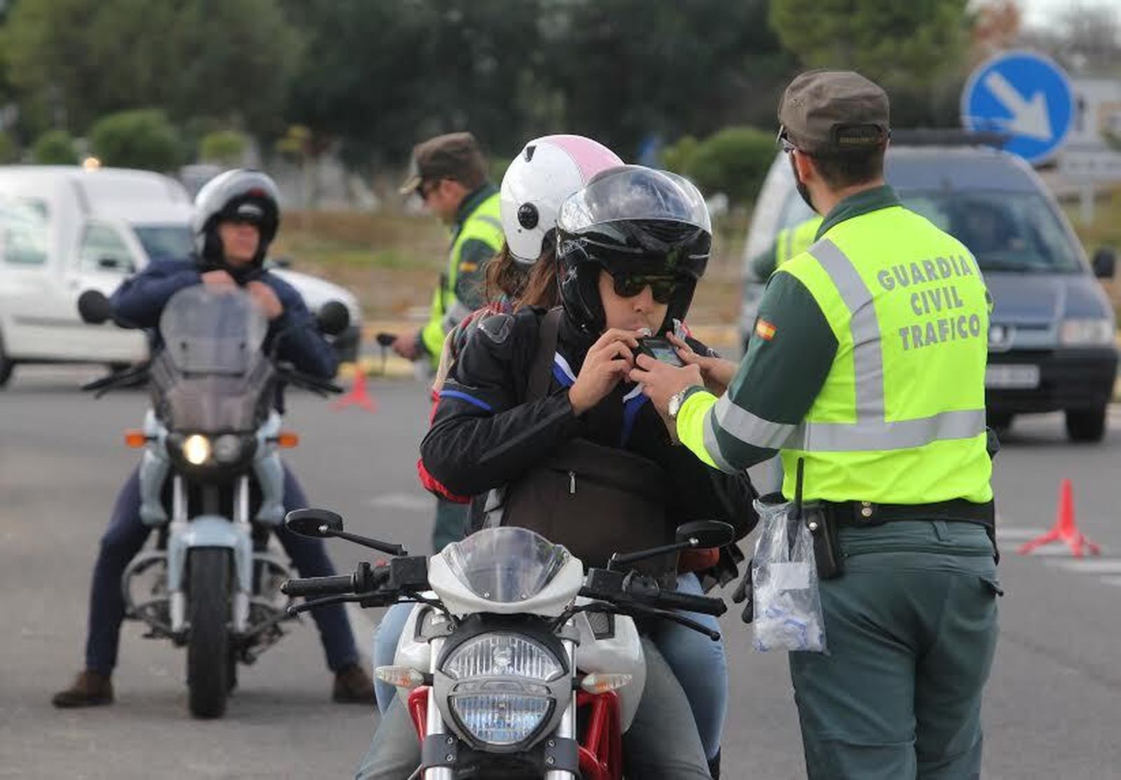 Control de alcoholemia en una carretera de la provincia de Huelva