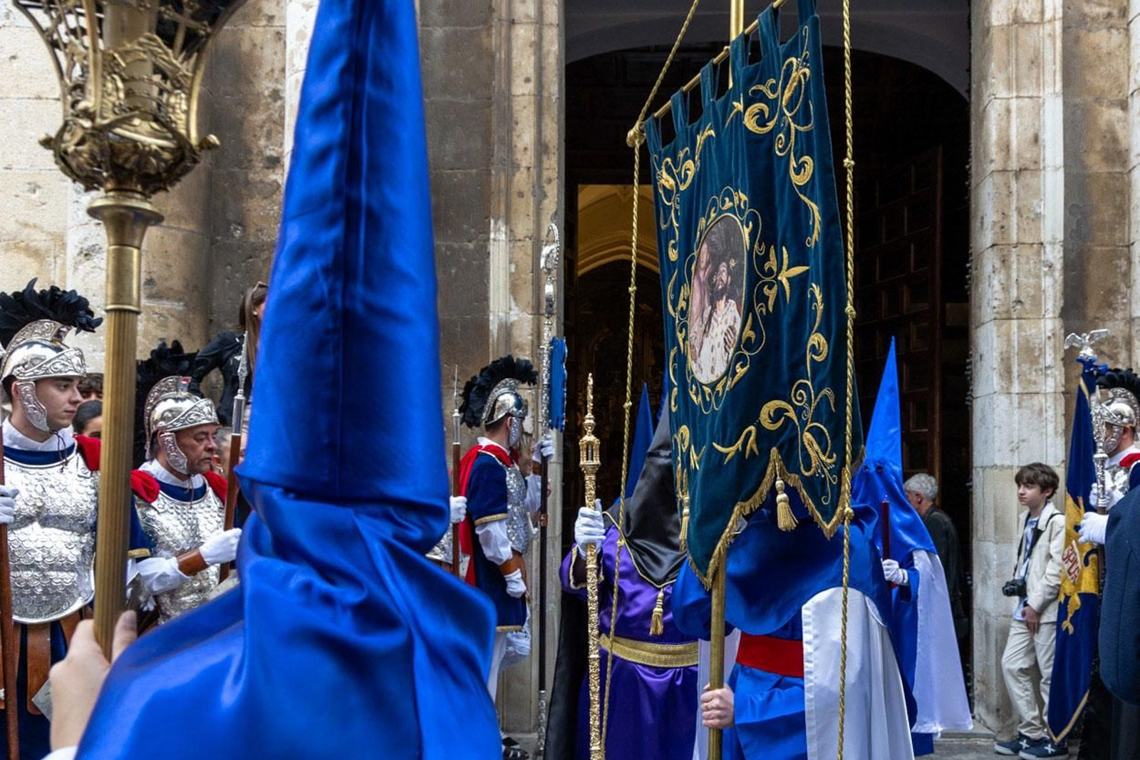 Los jiennenses arropan a las tres cofradías de la tarde en un Domingo de Ramos más caluroso de lo esperado (II)