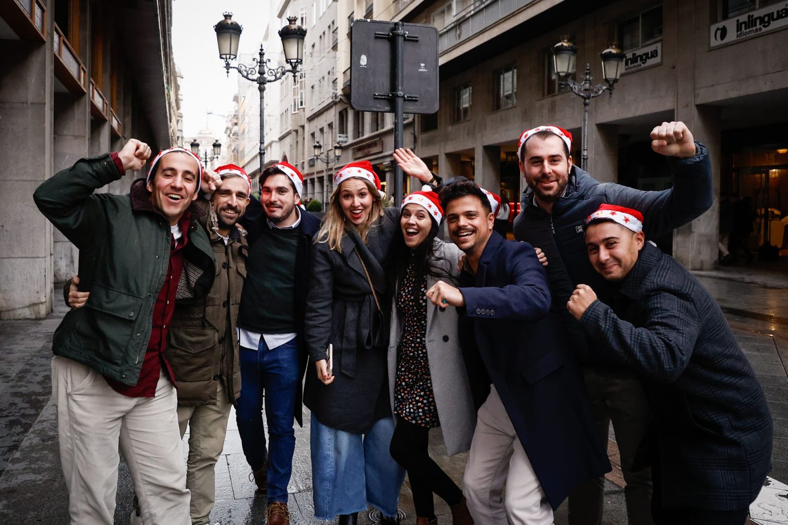 Granada se echa a la calle para celebrar la Tardebuena, en imágenes