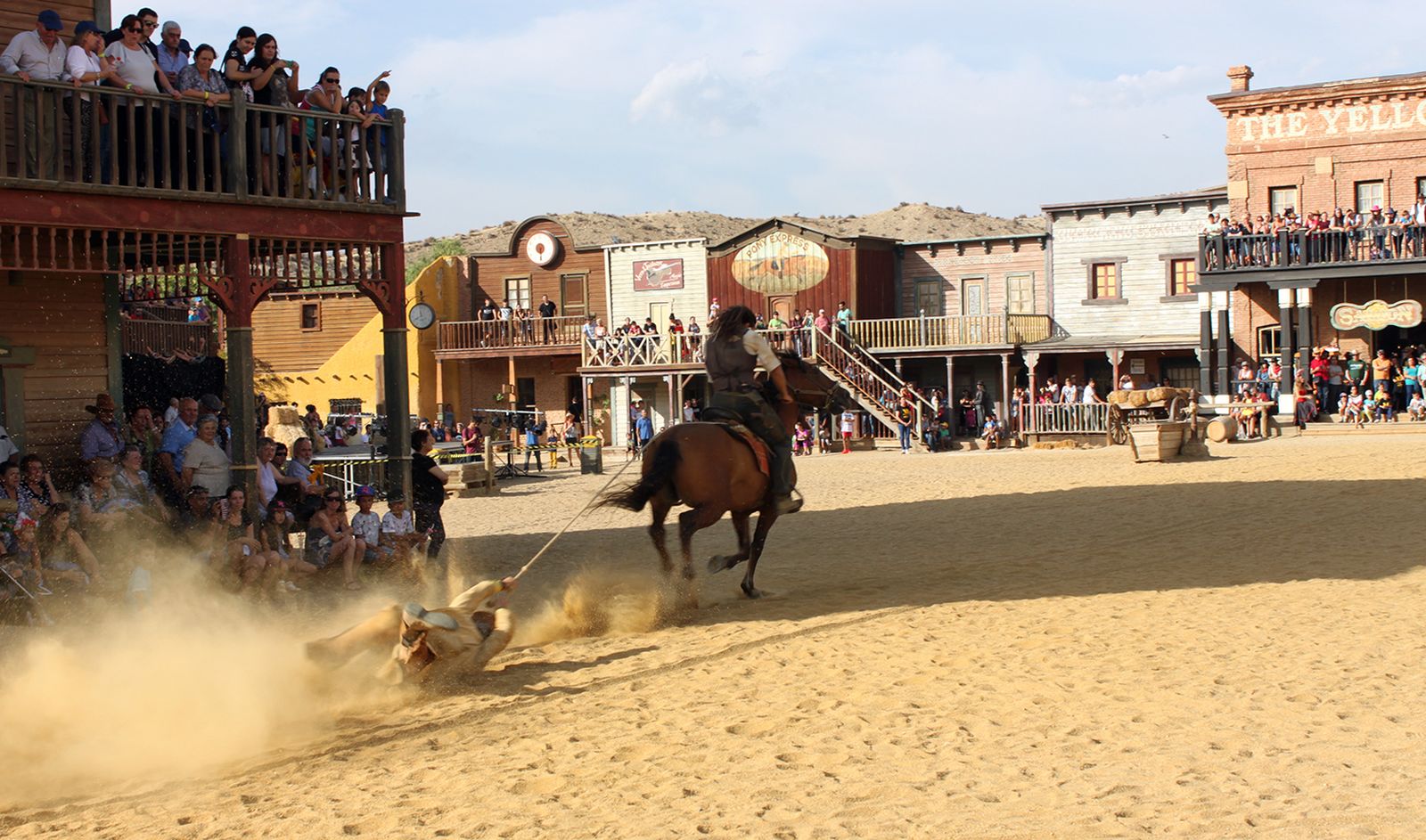 Pasear por el desierto de Tabernas en Almería es como recorrer un lugar conocido porque ha servido de escenario a numerosas películas.