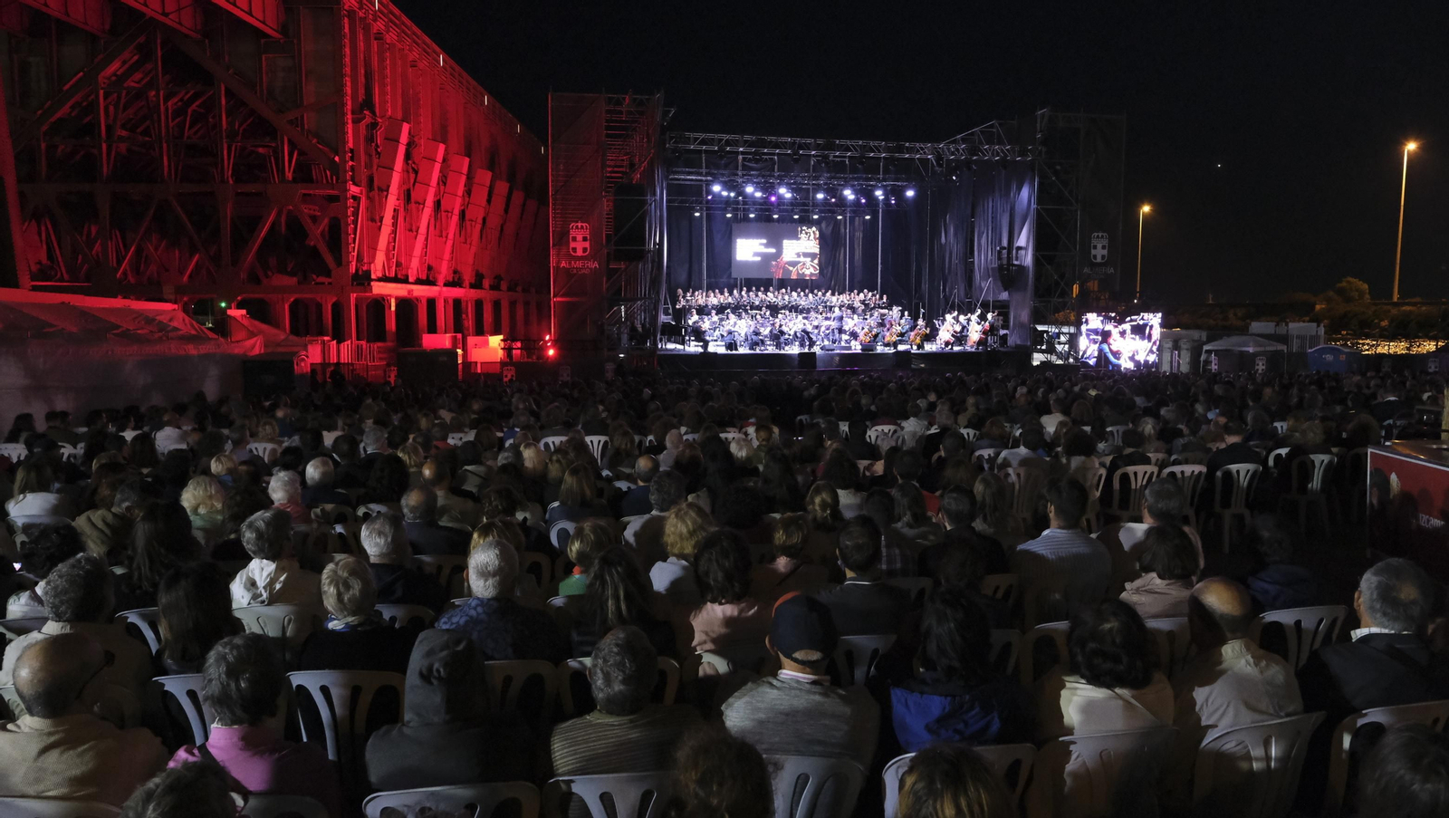 Imágenes de la Noche en Blanco, en Almería