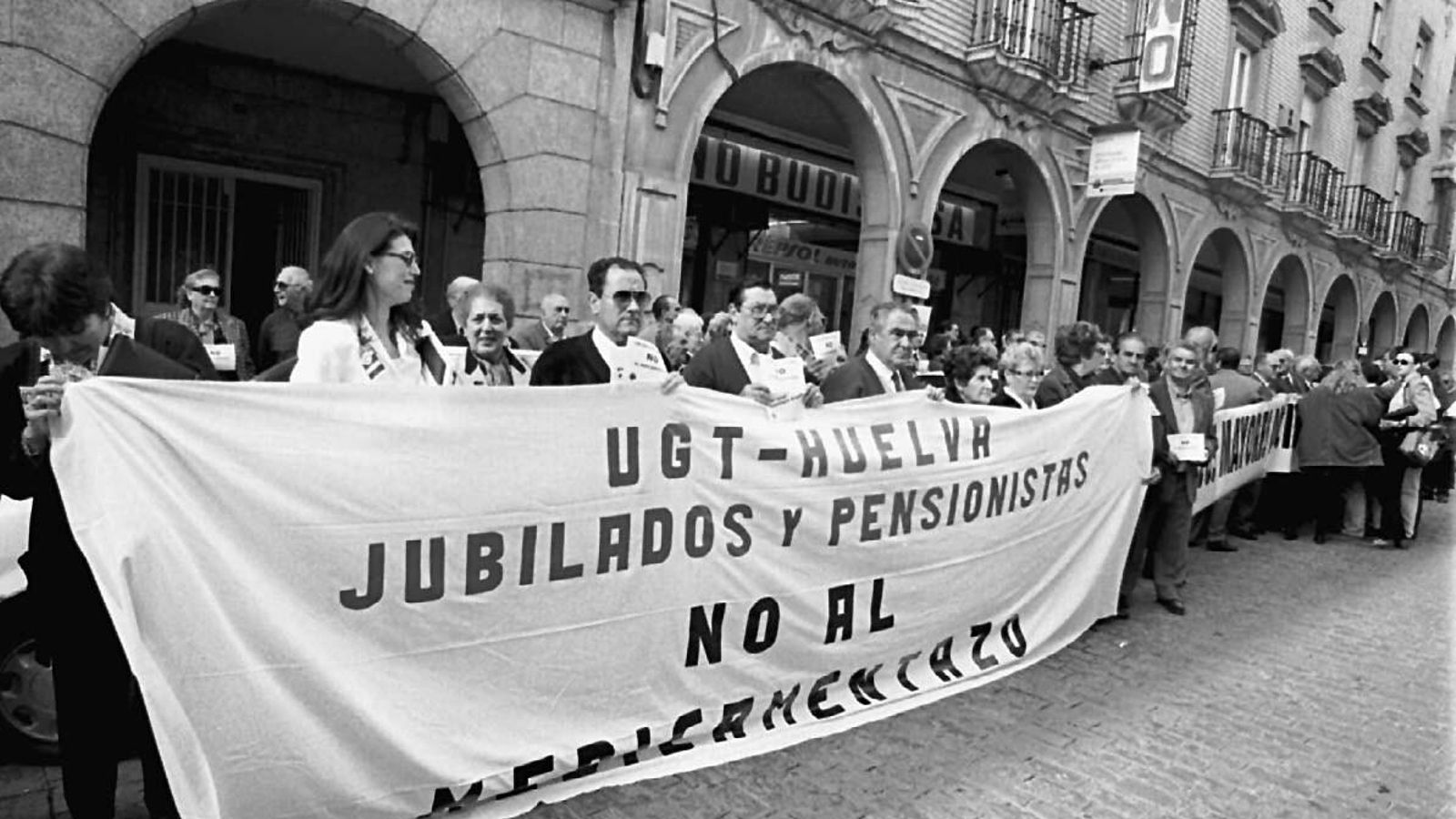 Protestas en la capital onubense por el medicamentazo.