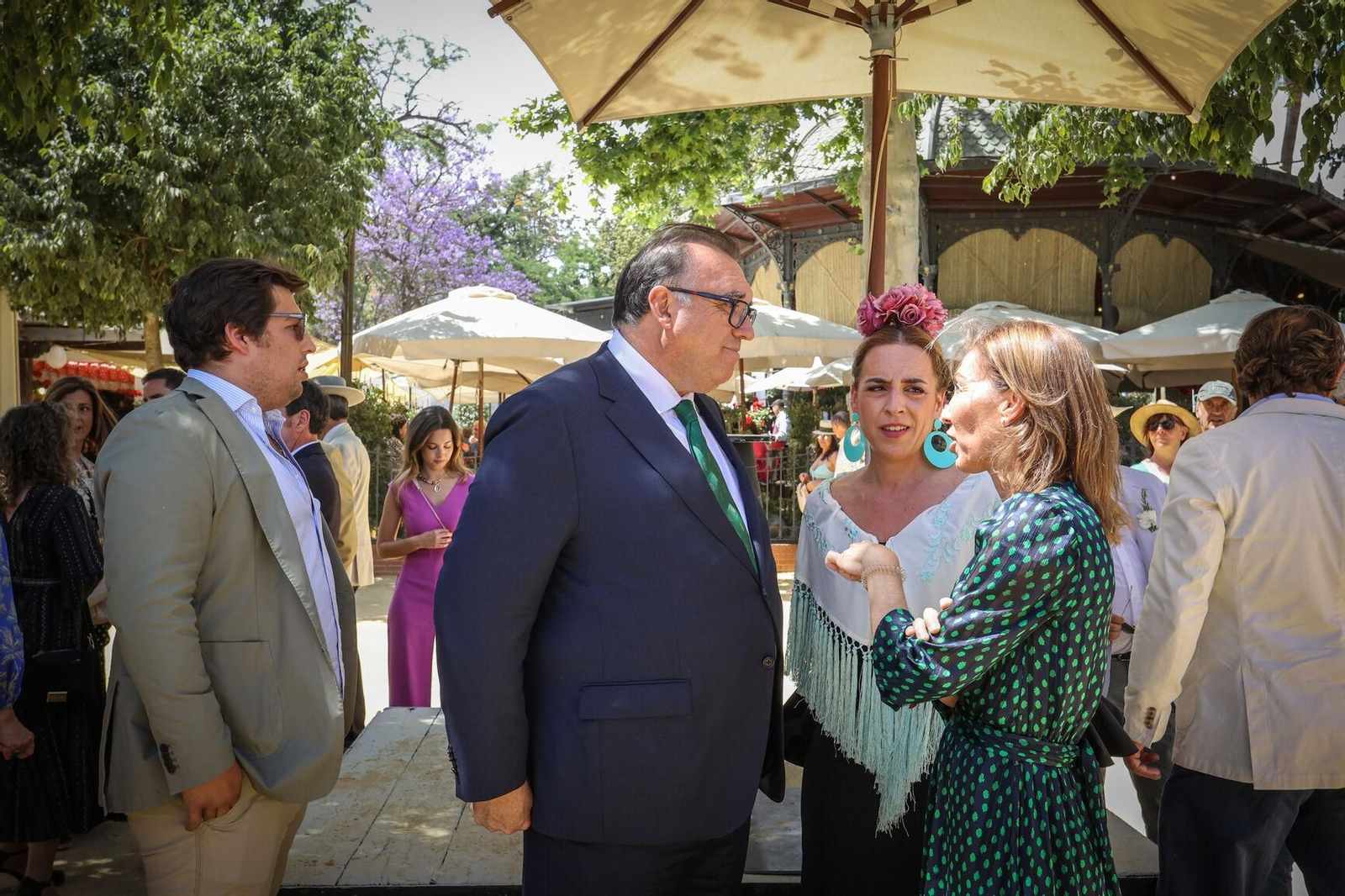 Arturo Bernal conversa con Tania Barcelona y Almudena Martínez del Junco.