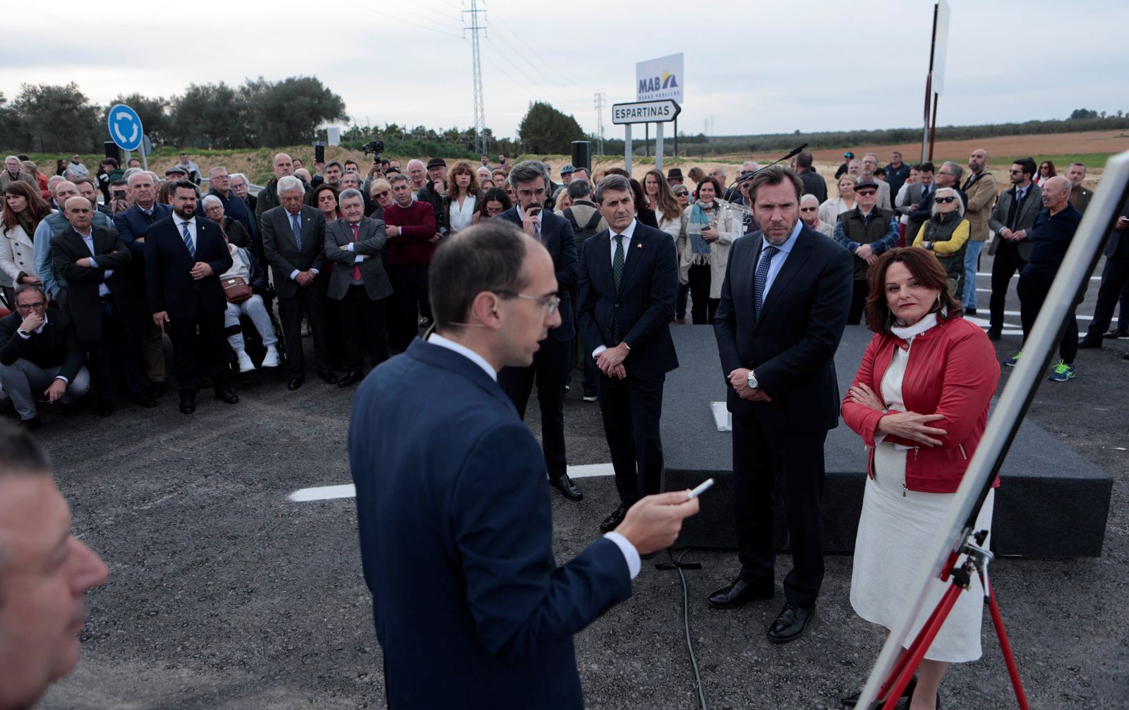 Inauguración de la histórica conexión de Espartinas con la A-49 y la SE-40
