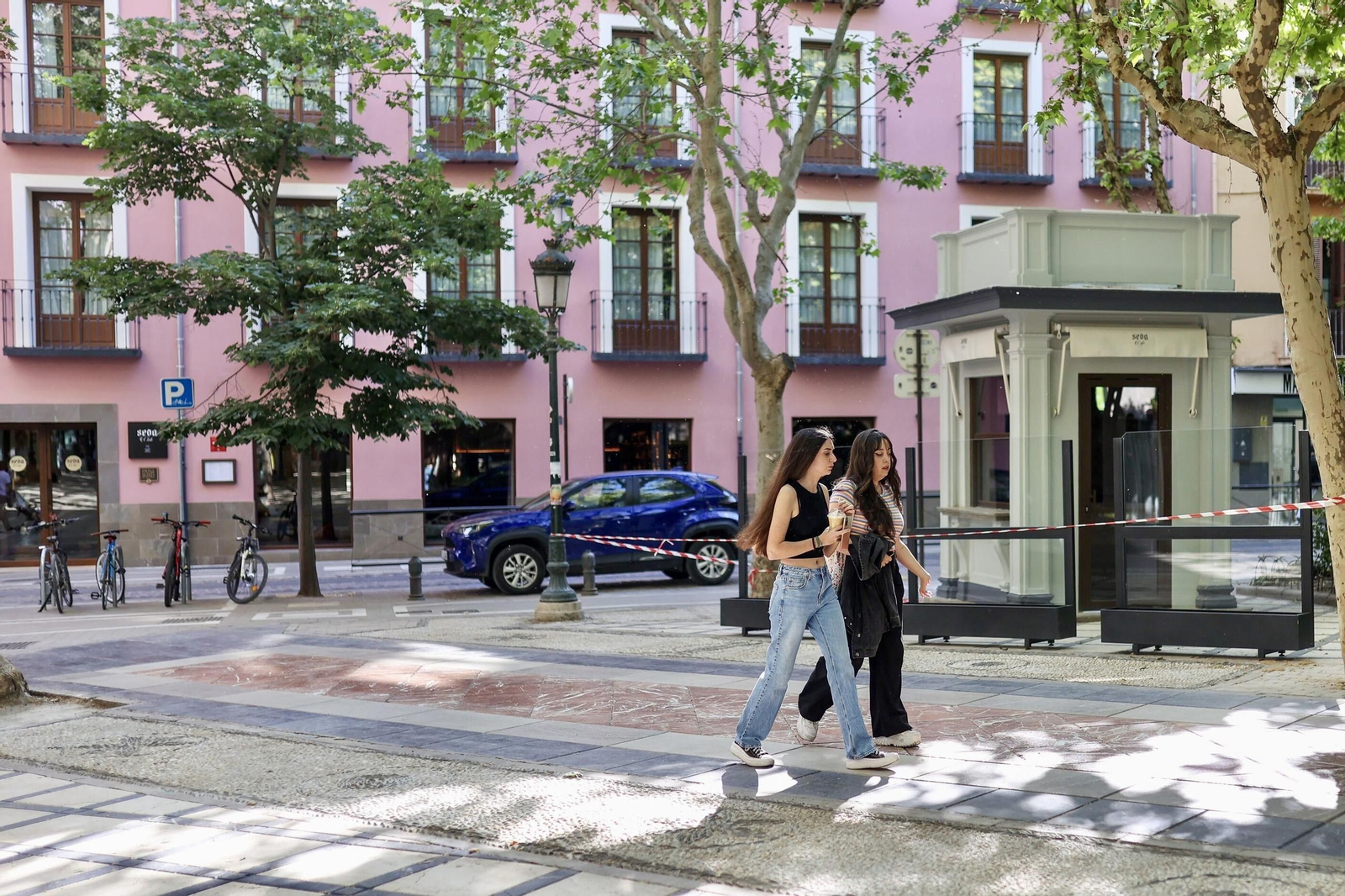 Quiosco en la Trinidad, frente al Hotel Seda Club.