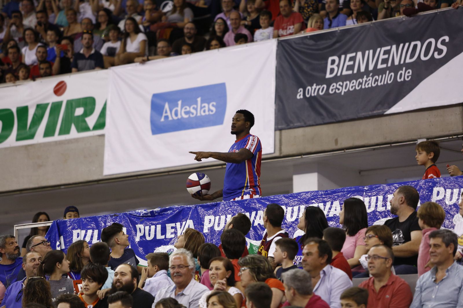 El espectáculo de los Globetrotters inunda el Palacio de Deportes