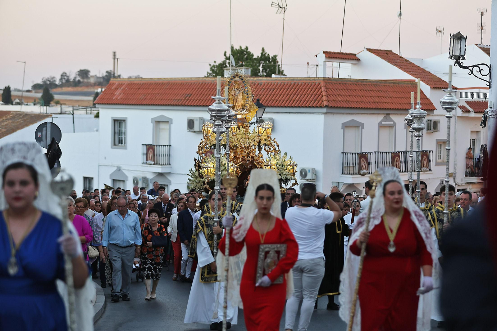Imágenes de la procesión de Nuestra Señora de los Milagros en Palos de la Frontera Imágenes de la procesión de Nuestra Señora de los Milagros en Palos de la Frontera
