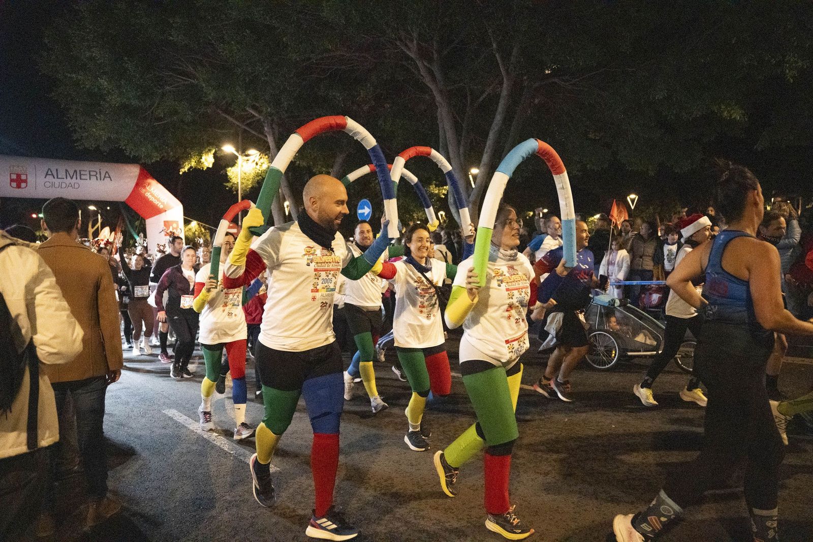 Almería corre y celebra su memoria olímpica en una San Silvestre de récord