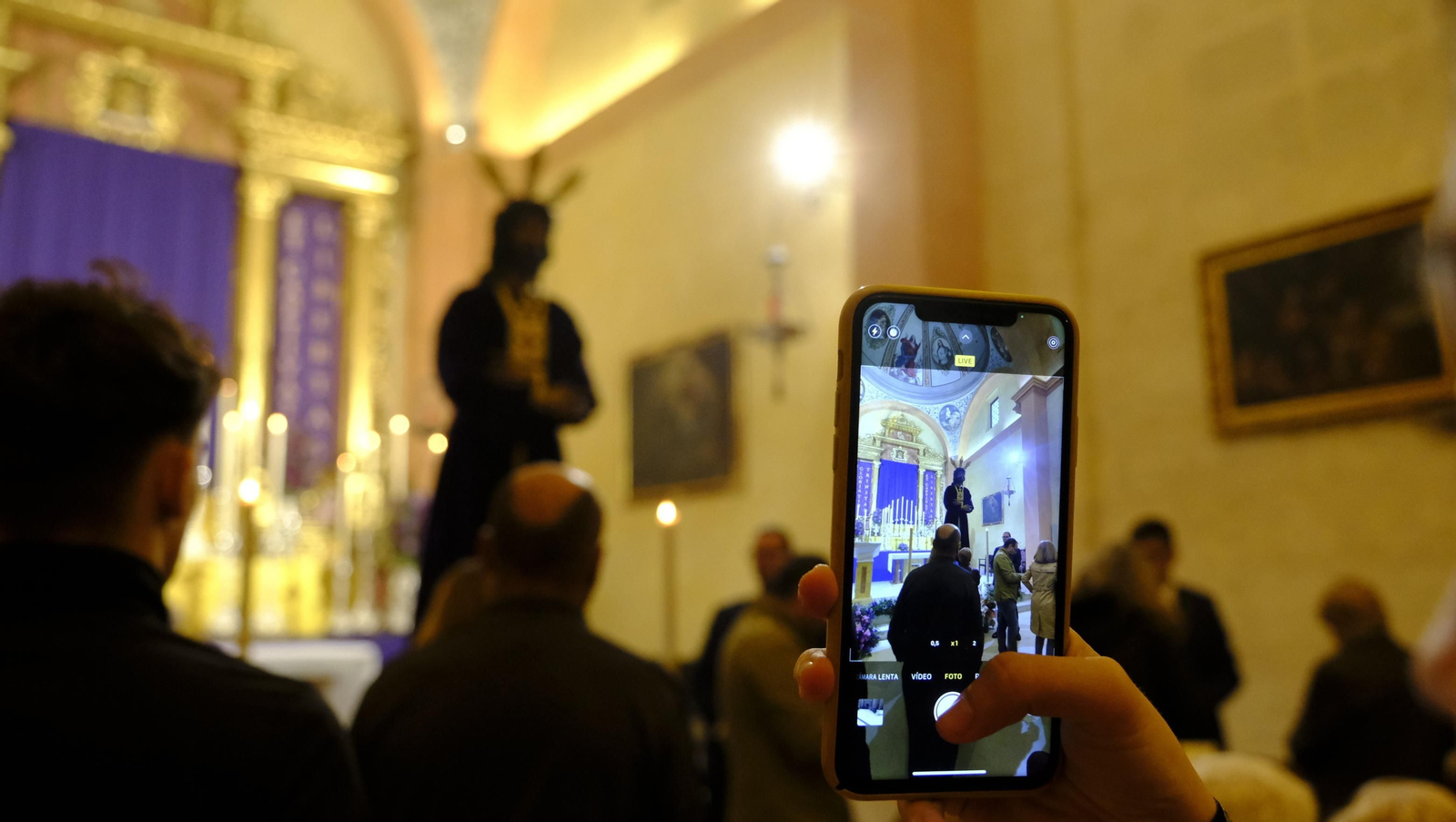 Imágenes del Besapiés de Jesús Cautivo de Medinaceli, en la Catedral de Almería