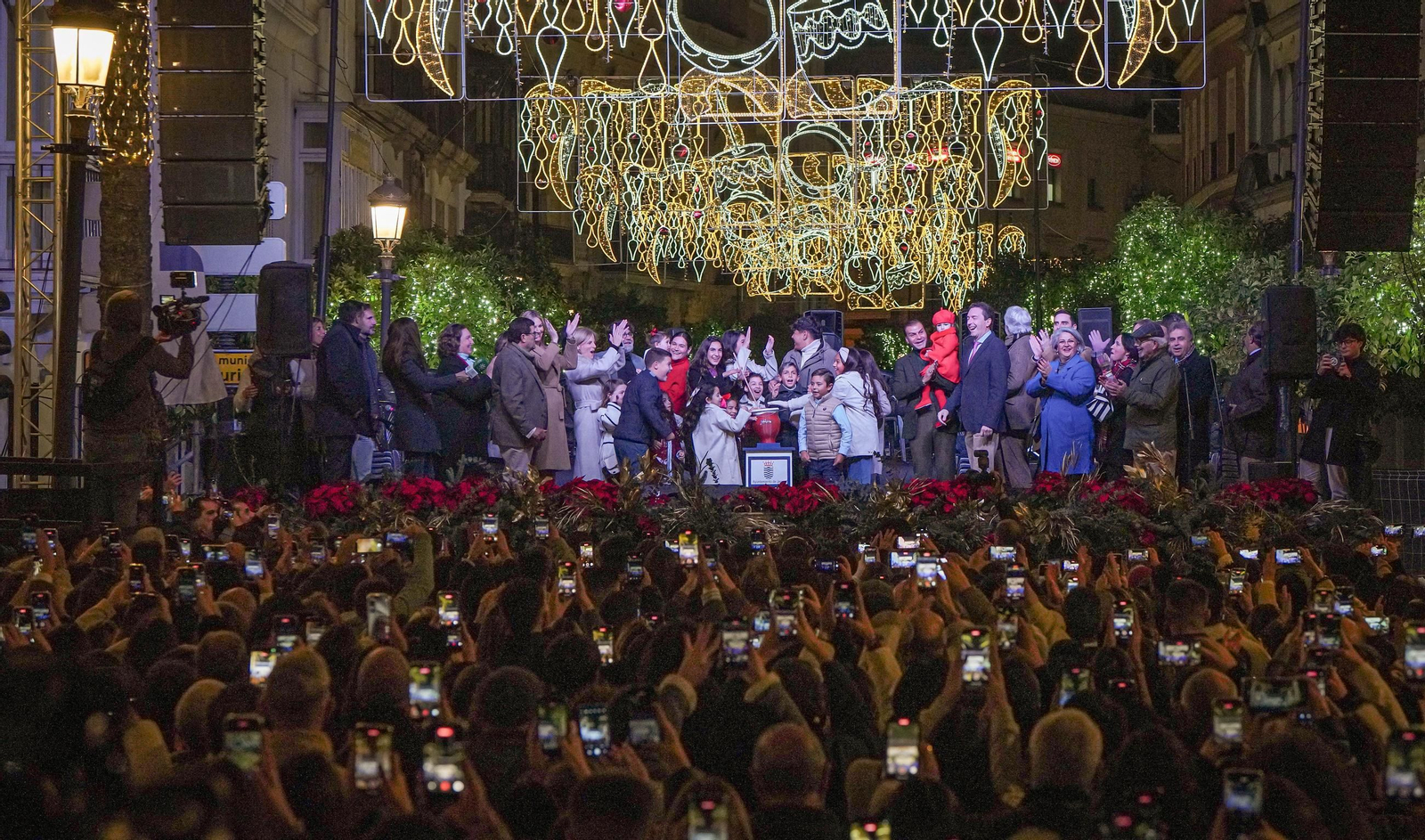 Imágenes del ambientazo en el alumbrado de Navidad en Jerez