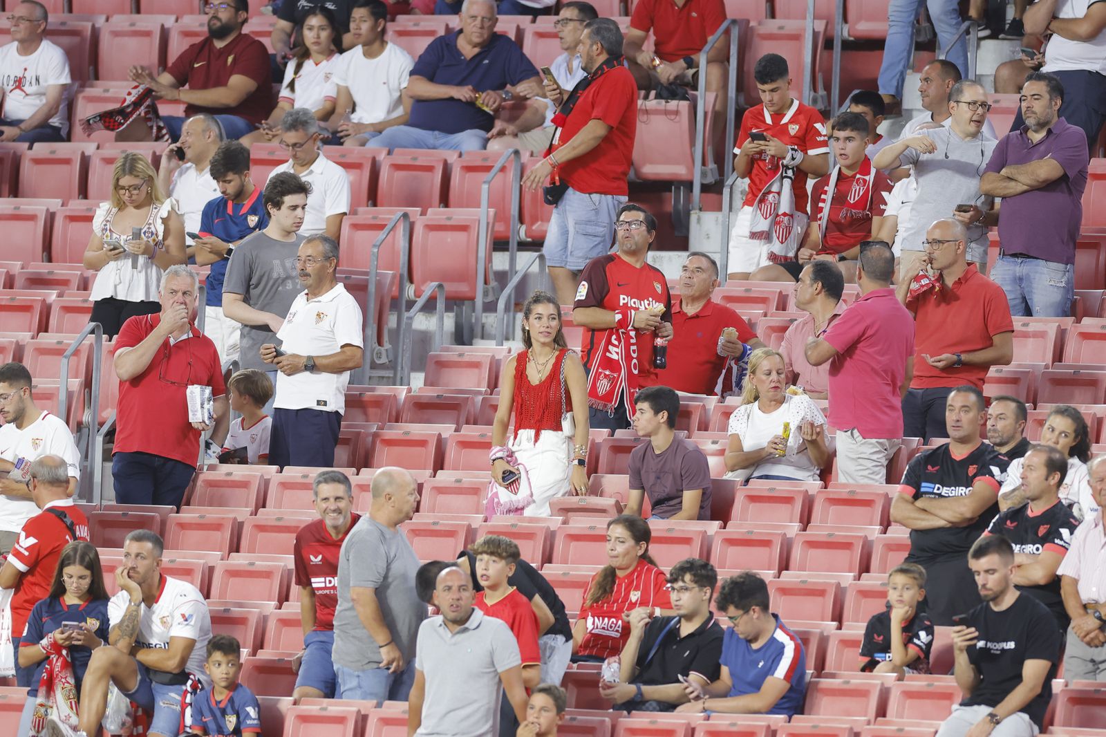Búscate en las fotos del Sevilla fc-Girona