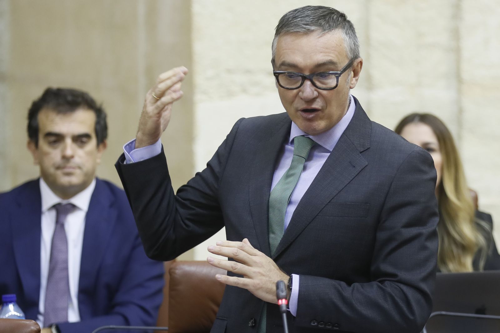 Manuel Gavira, portavoz de Vox en su intervención durante la sesión de control.
