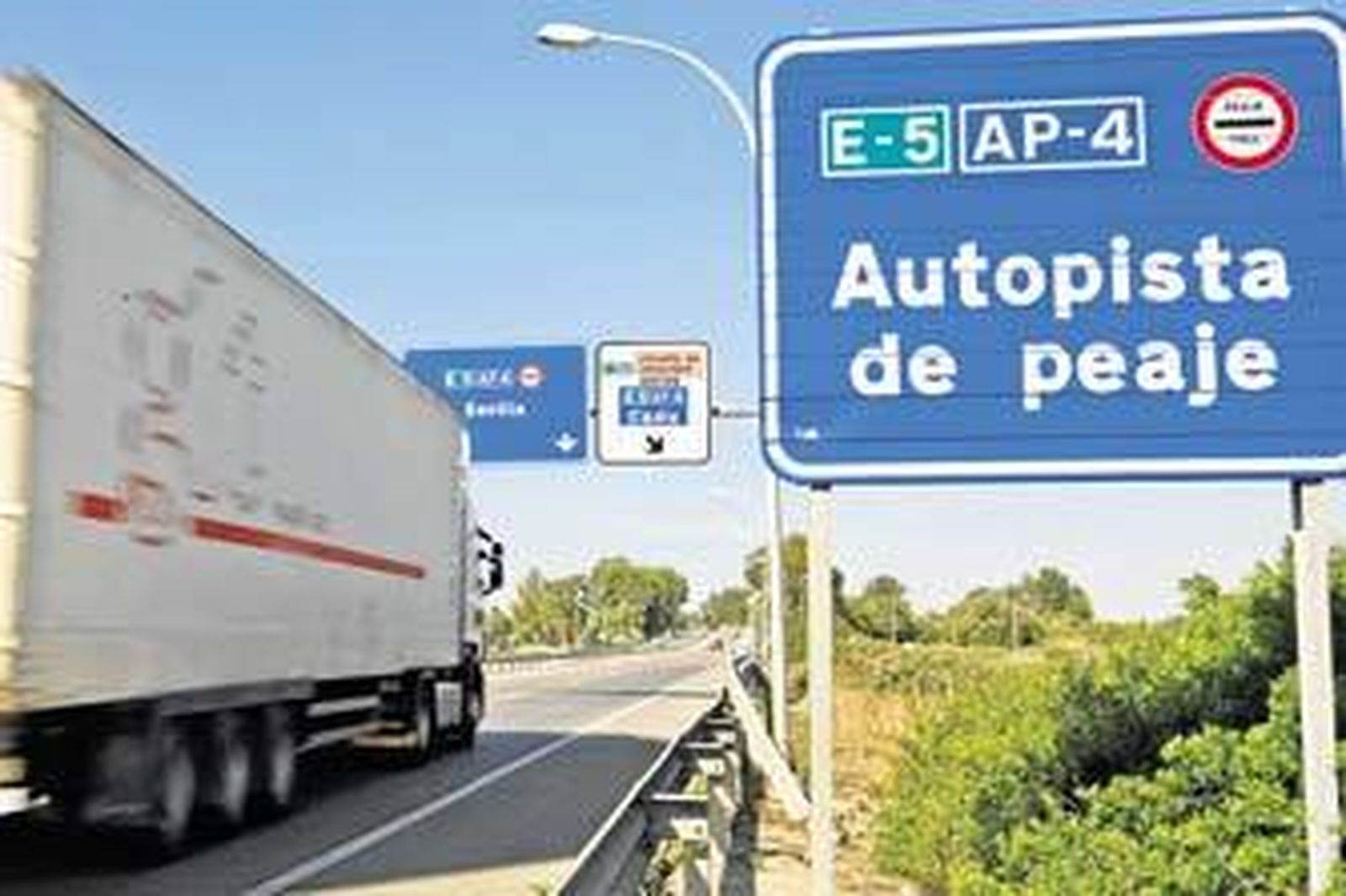 Incorporación a la autopista de peaje en la salida de Jerez.