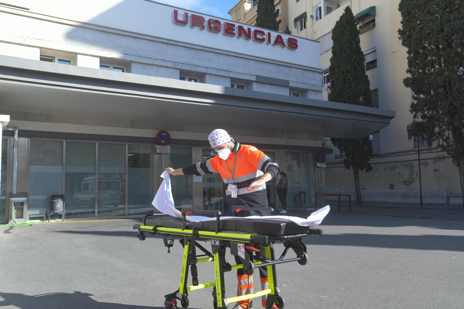 La tasa de incidencia del Covid en Granada baja de los mil aunque repuntan los fallecidos y los hospitalizados