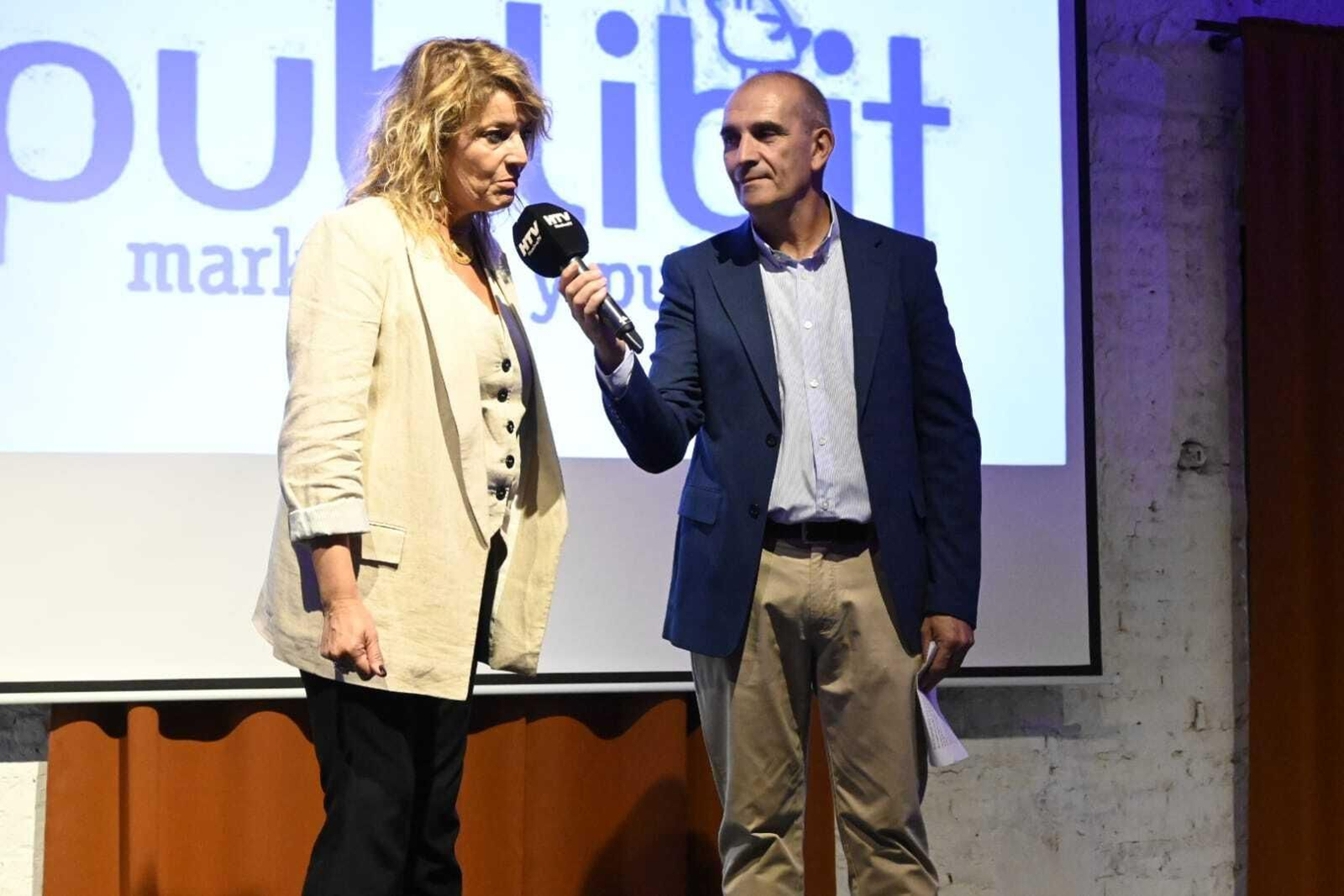 Imágenes de la presentación de las equipaciones del Ciudad de Huelva para la temporada 23/24