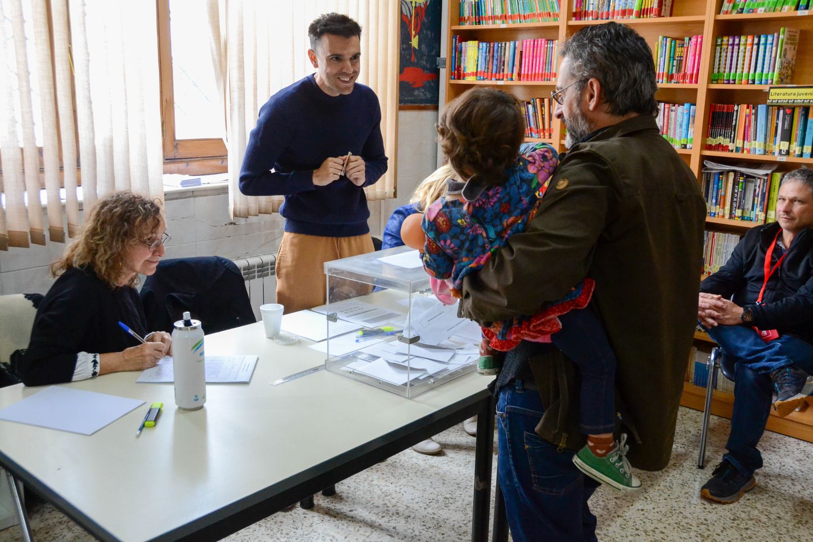 Fotos: así está votando Granada en el inicio de las elecciones municipales 2023