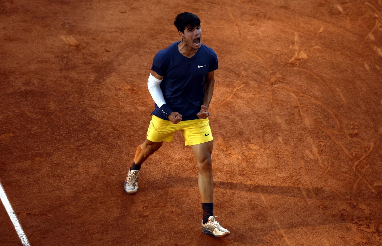 Las fotos del primer título de Carlos Alcaraz en Roland Garros