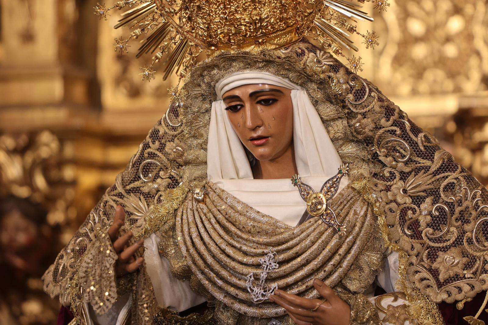 La Esperanza de Triana vuelve al culto tras de su restauración
