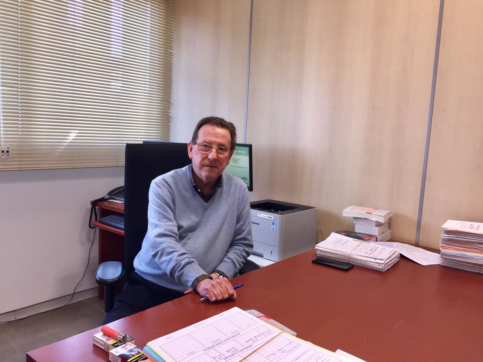 Emilio de Llera, en su despacho de la Fiscalía de Sevilla