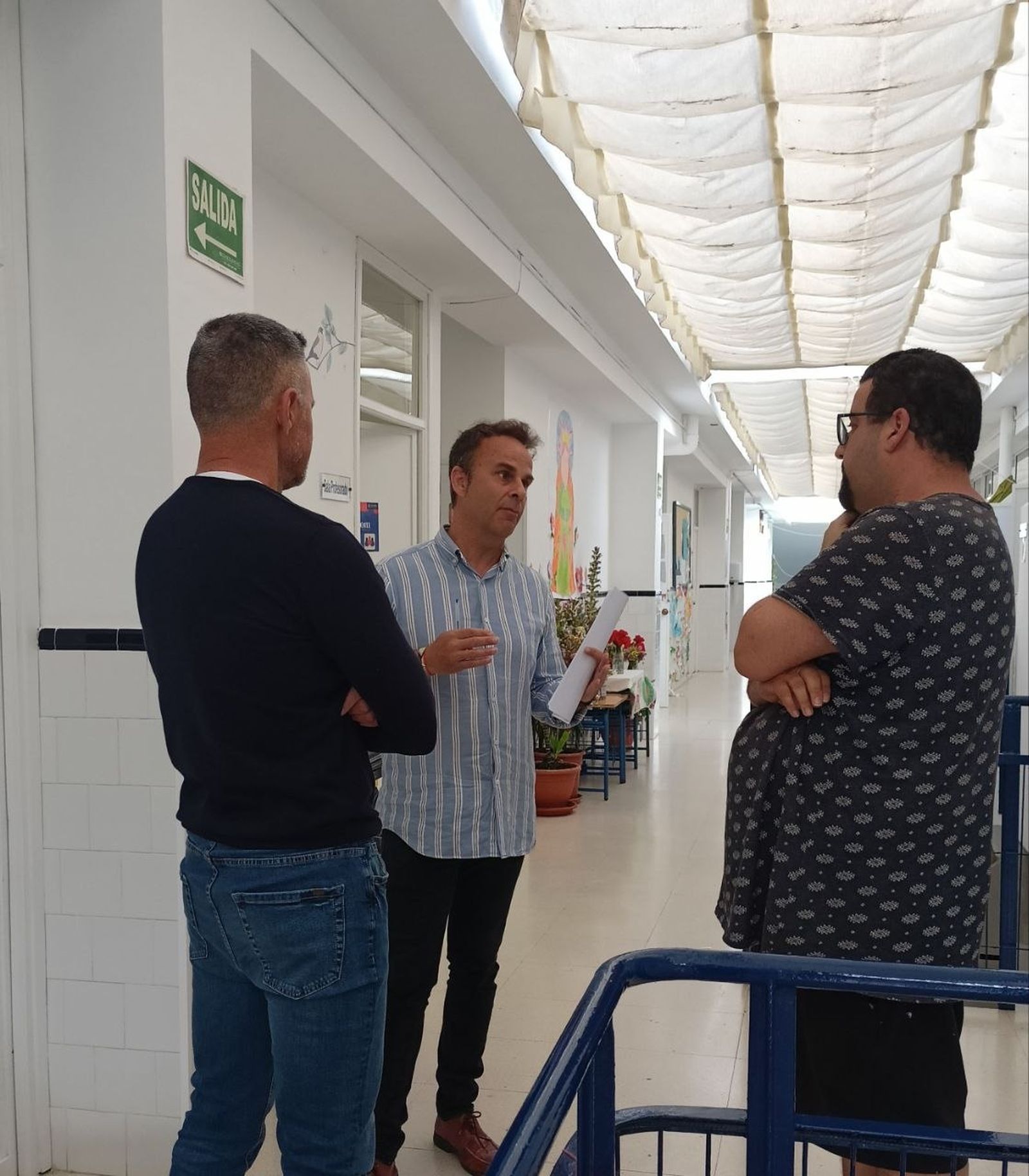 Visita del representante de Adelante Andalucía al centro educativo