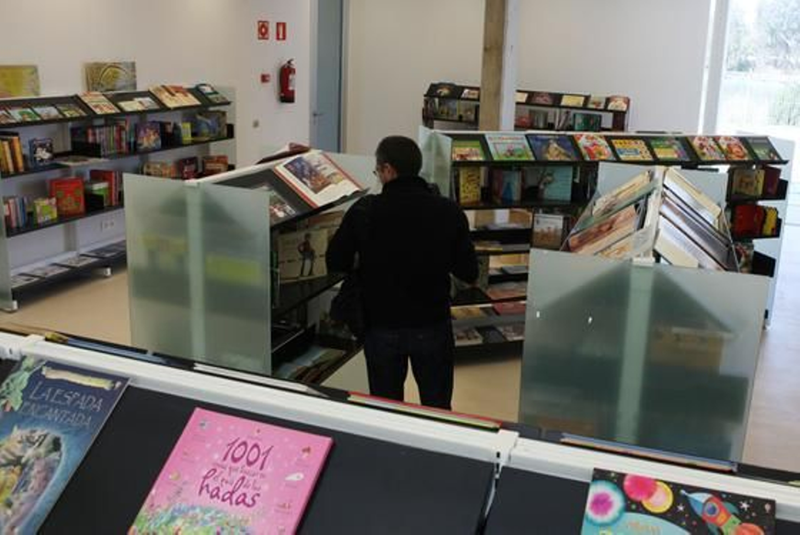 Una de las salas de la biblioteca.

Foto: José Ángel García