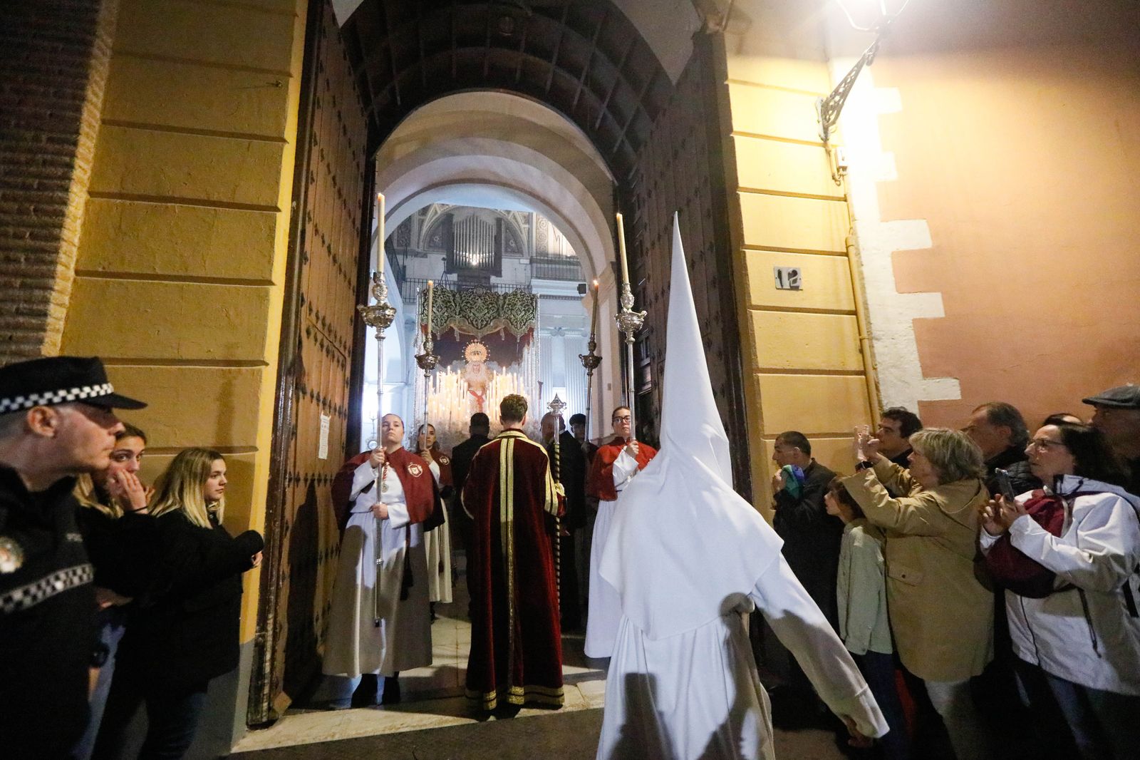 Te contamos en imágenes la Santa Cena tras la lluvia en la ciudad