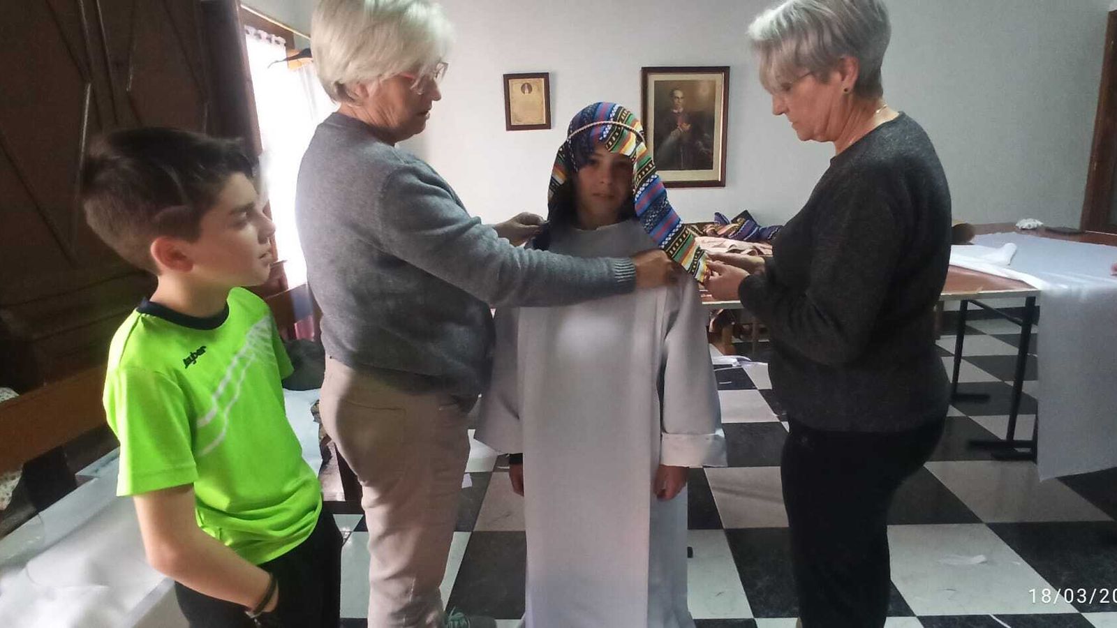 Tardes de pruebas contrarreloj para que todo estuviera listo para el Domingo de Ramos, día del estreno de la guardería de esta hermandad.