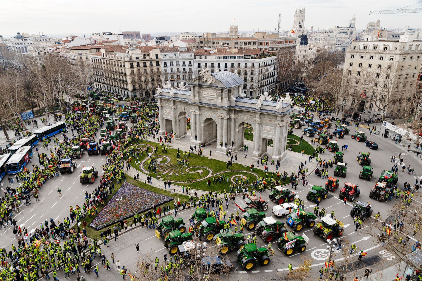 Imagen aérea de la protesta en la Puerta de Alcalá
