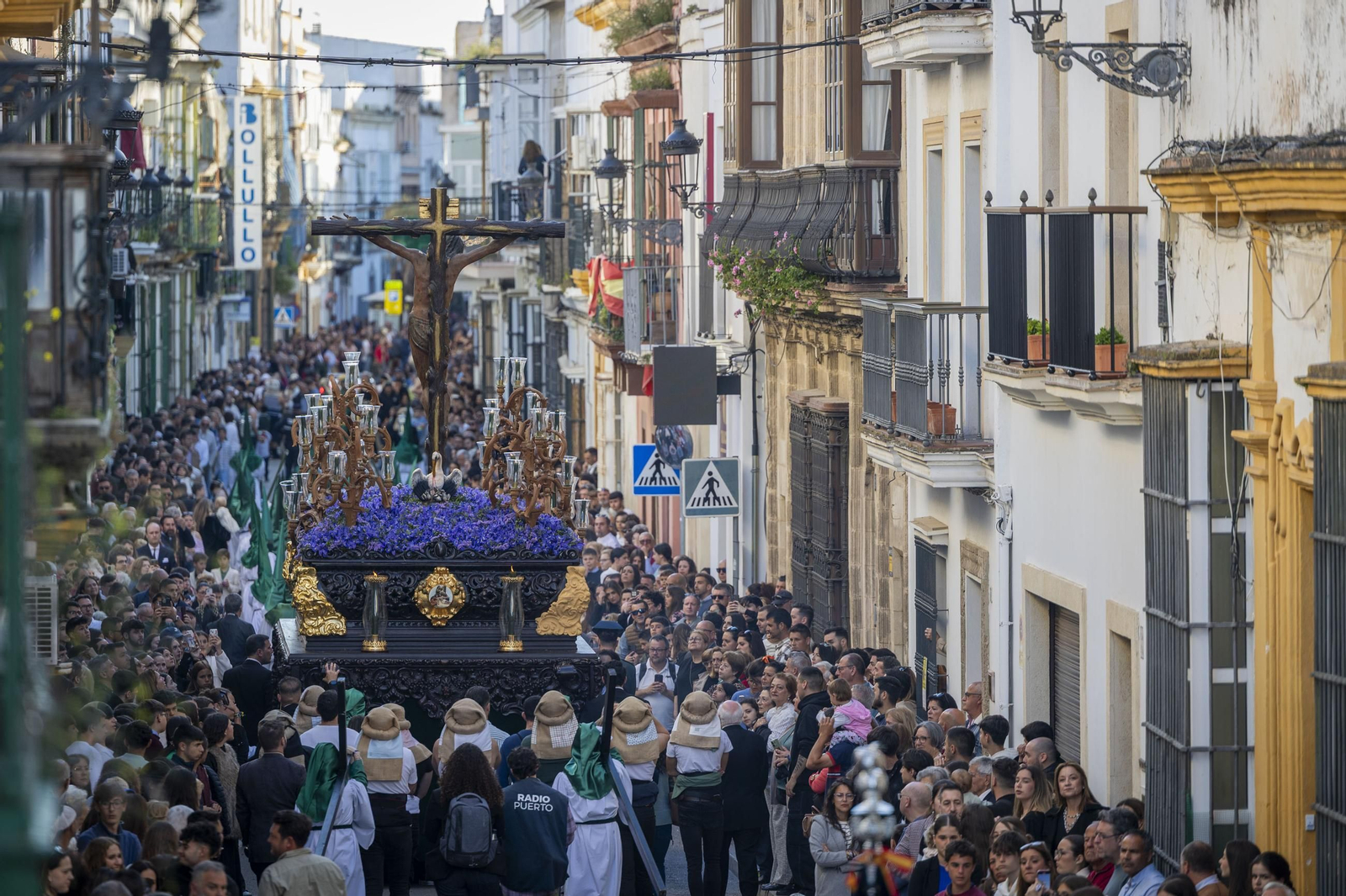 Imágenes de la salida de Vera Cruz en la Semana Santa de El Puerto 2025