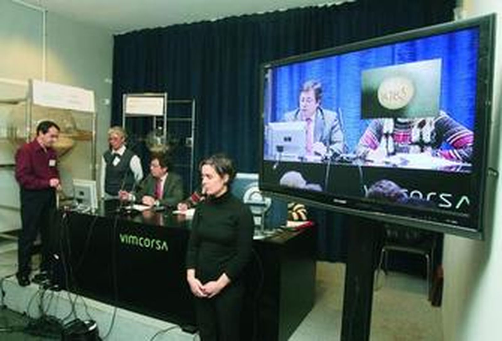 Sorteo de viviendas organizado por Vimcorsa en su sede de Ángel de Saavedra.