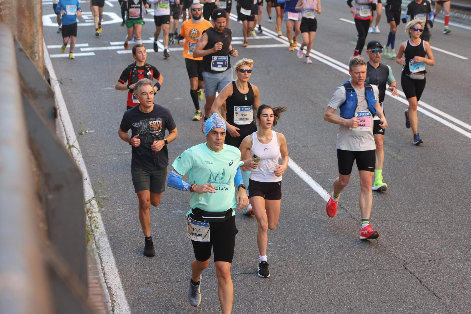 Búscate en la Zurich maratón de Sevilla