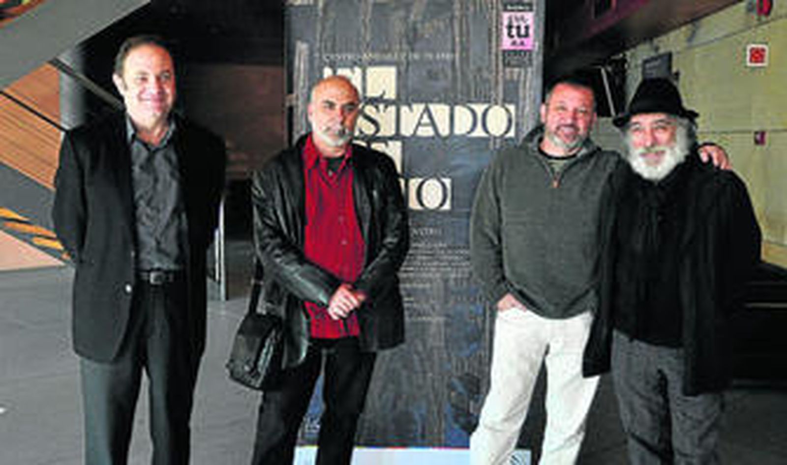 Los creadores que participan en la producción 'Estado de sitio', ayer en el Teatro Central.