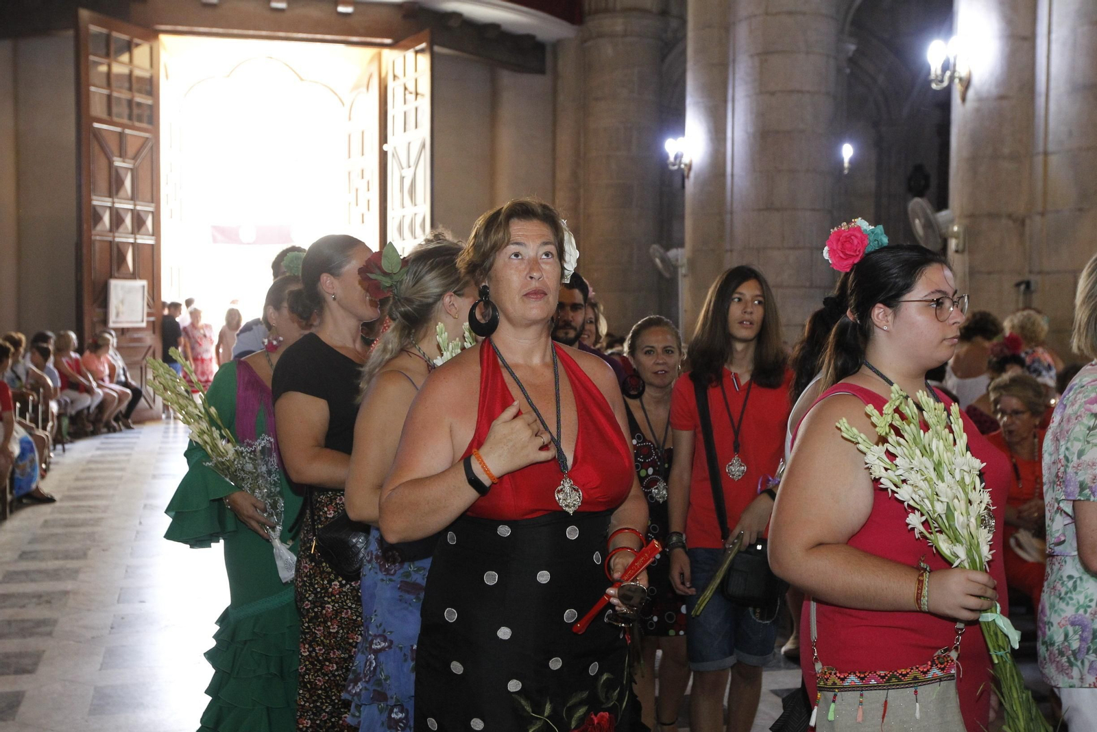 Fotogalería ofrenda floral a la Virgen del Mar. Feria de Almería 2019