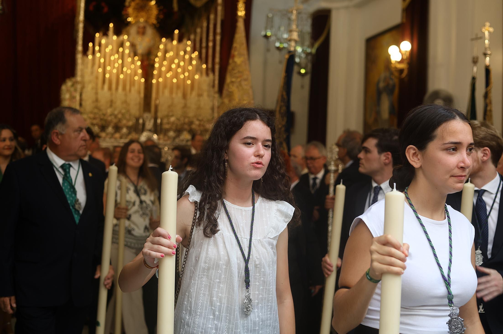 Imágenes de la procesión extraordinaria de la Virgen de la Esperanza por las calles de Huelva