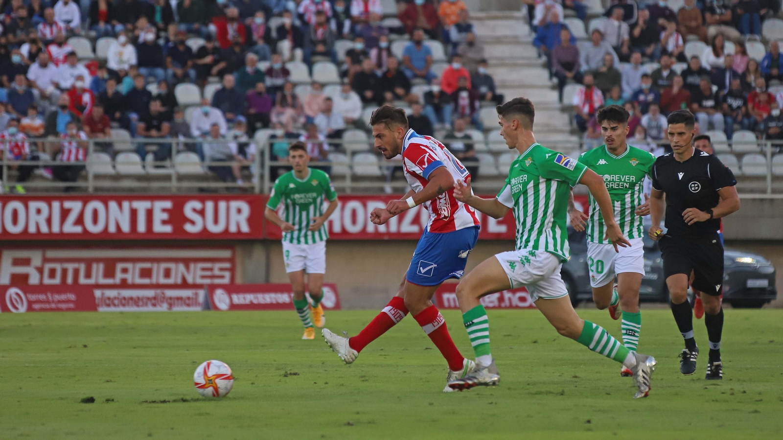 Las mejores fotos del Algeciras - Betis Deportivo