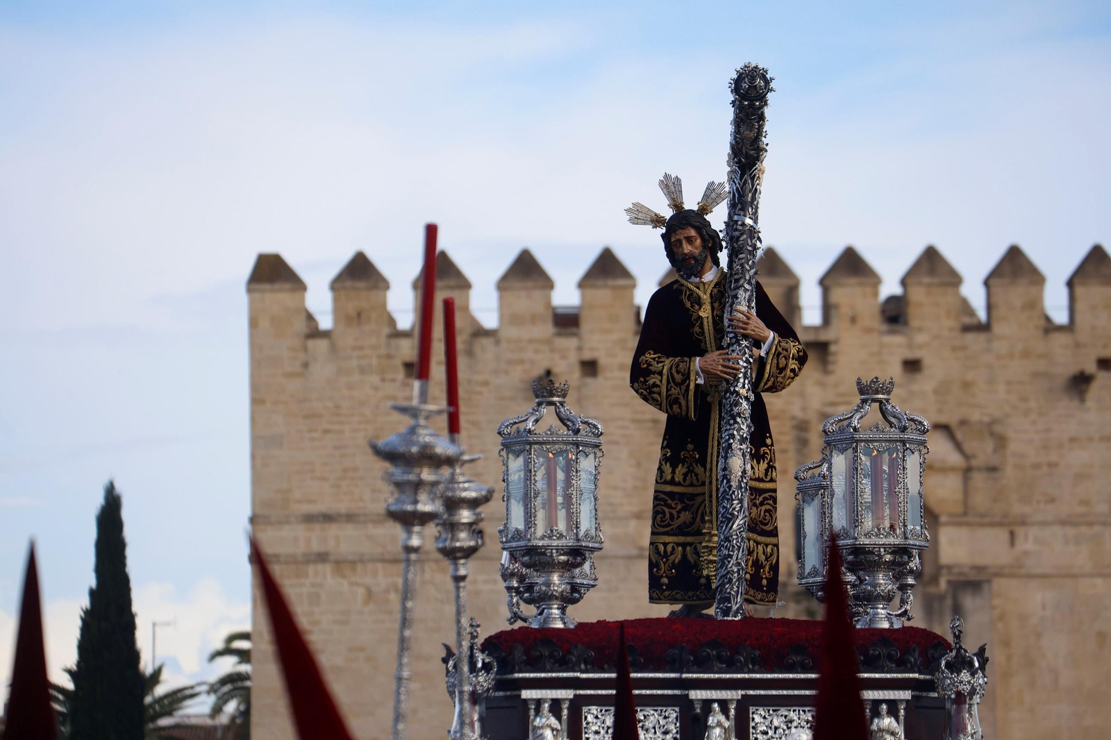 La procesión de la Vera-Cruz en este Domingo de Ramos de Córdoba, en imágenes