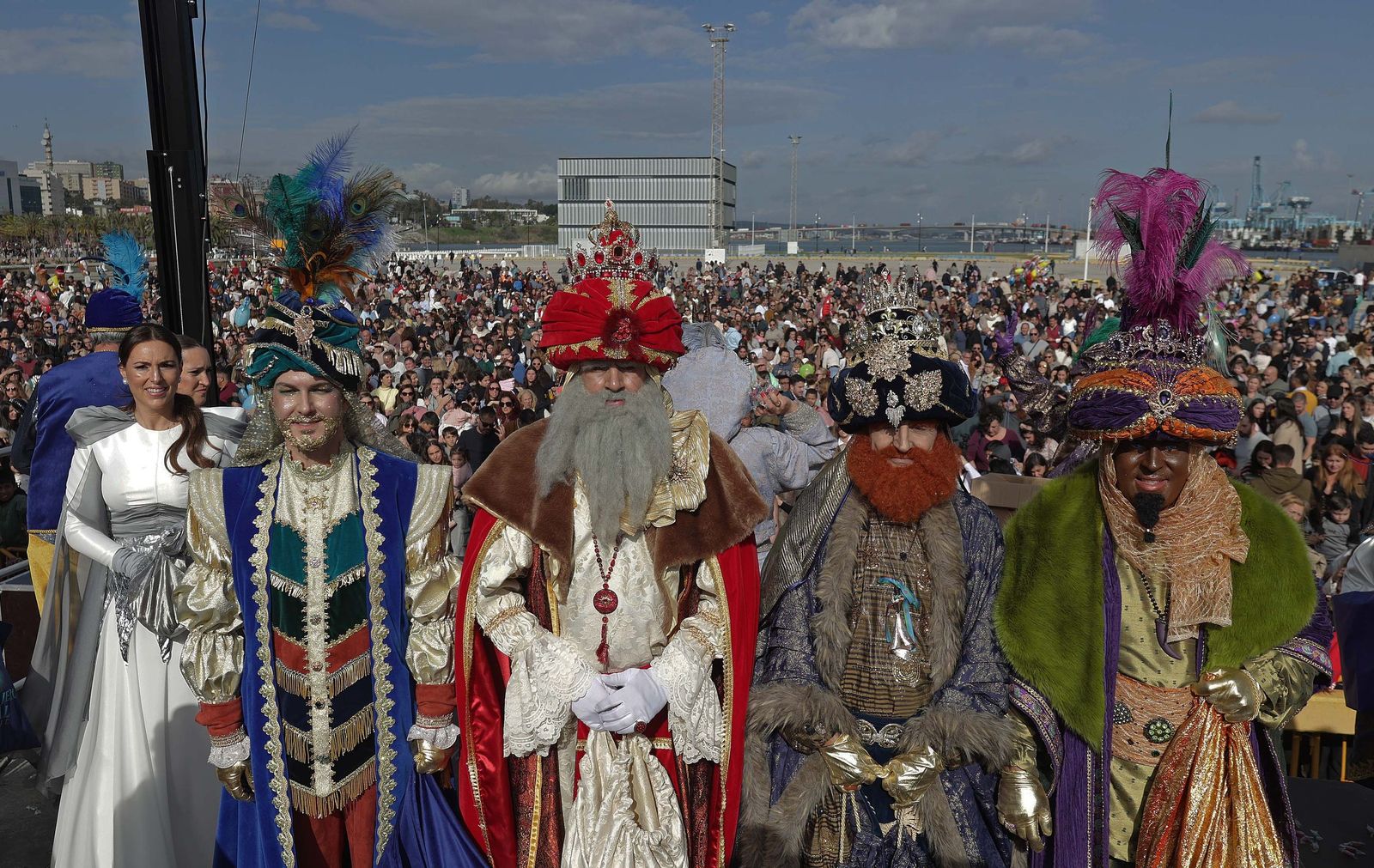 Búscate en el multitudinario arrastre de latas 2026 en Algeciras