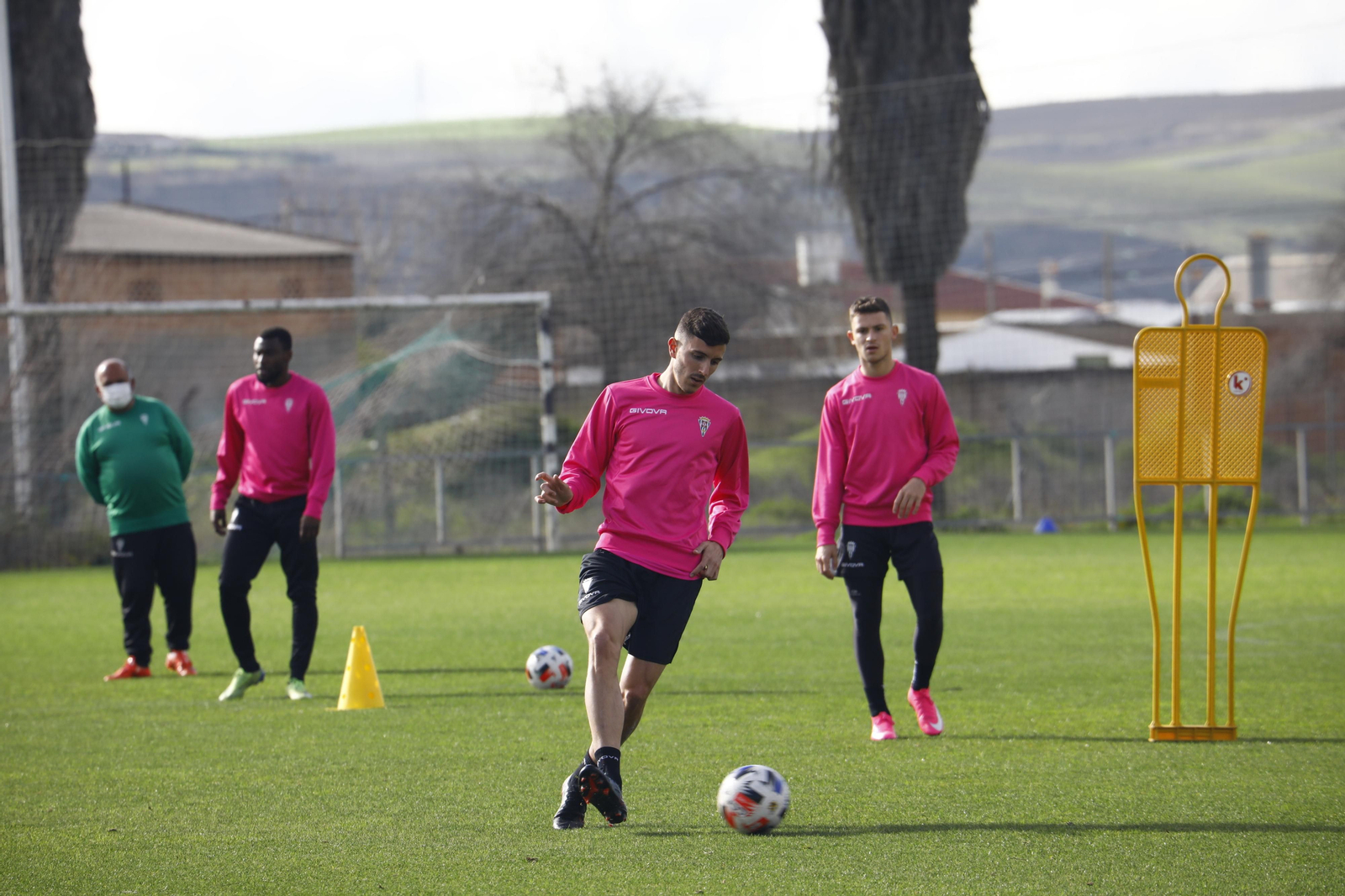 Moussa Sidibé ya se entrena con el Córdoba CF